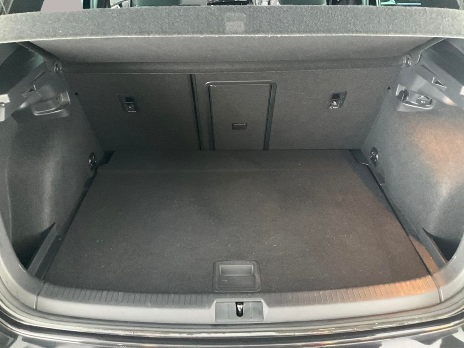 Used Volkswagen Golf 2018 for sale - 76128743: Photo 38