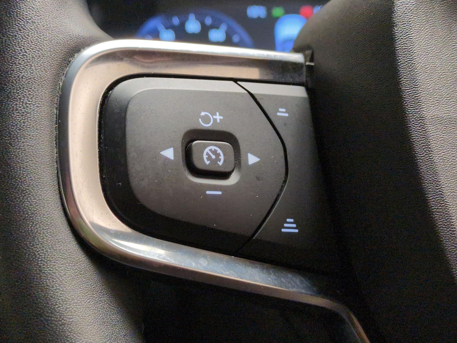 Used Volvo XC40 2023 for sale - 77848498: Photo 20