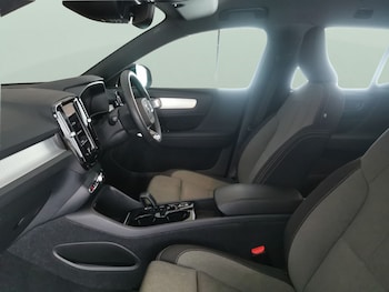 Used Volvo XC40 2023 for sale - 77848498: Photo