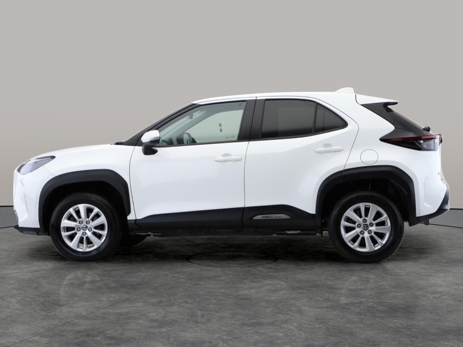 Used Toyota Yaris Cross 2023 for sale - 77076011: Photo 9