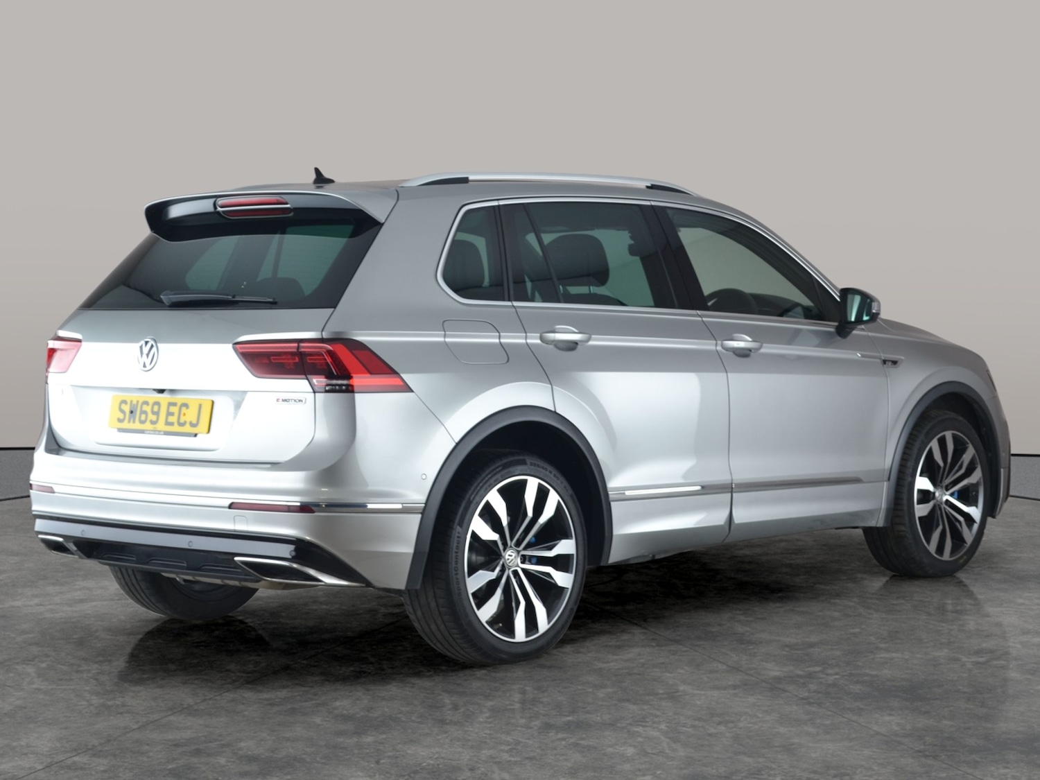 Used Volkswagen Tiguan 2019 for sale - 77013308: Photo 10