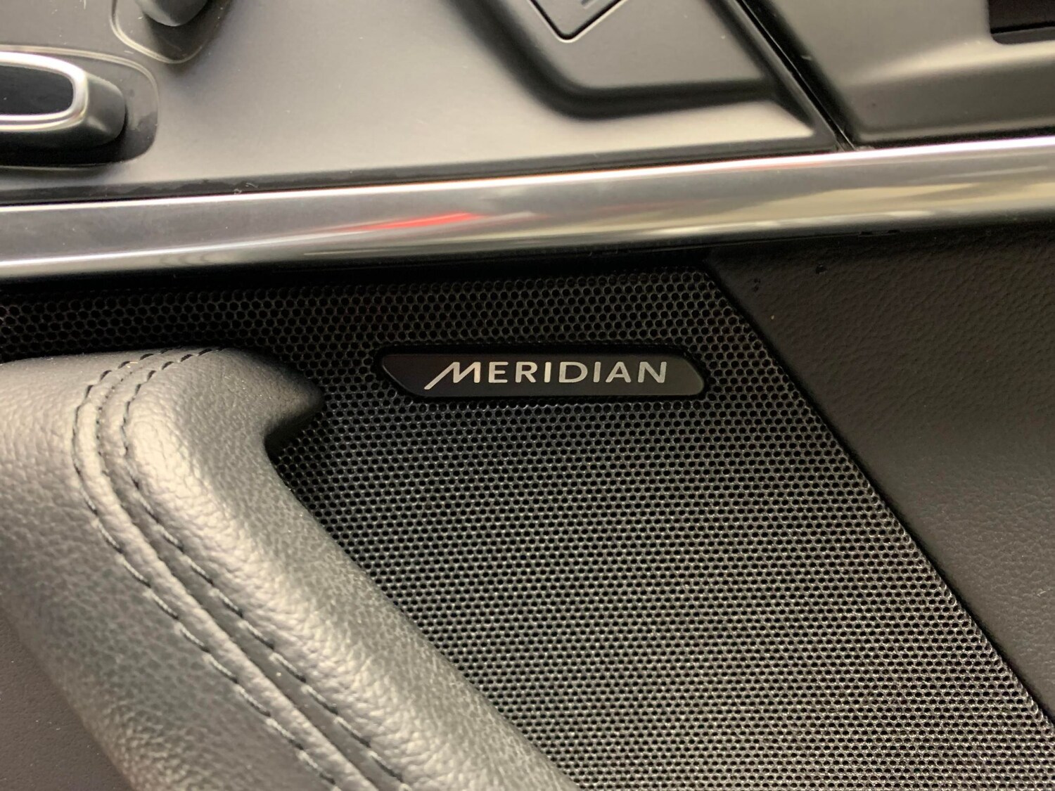 Used Jaguar F-Type 2018 for sale - 76719880: Photo 14