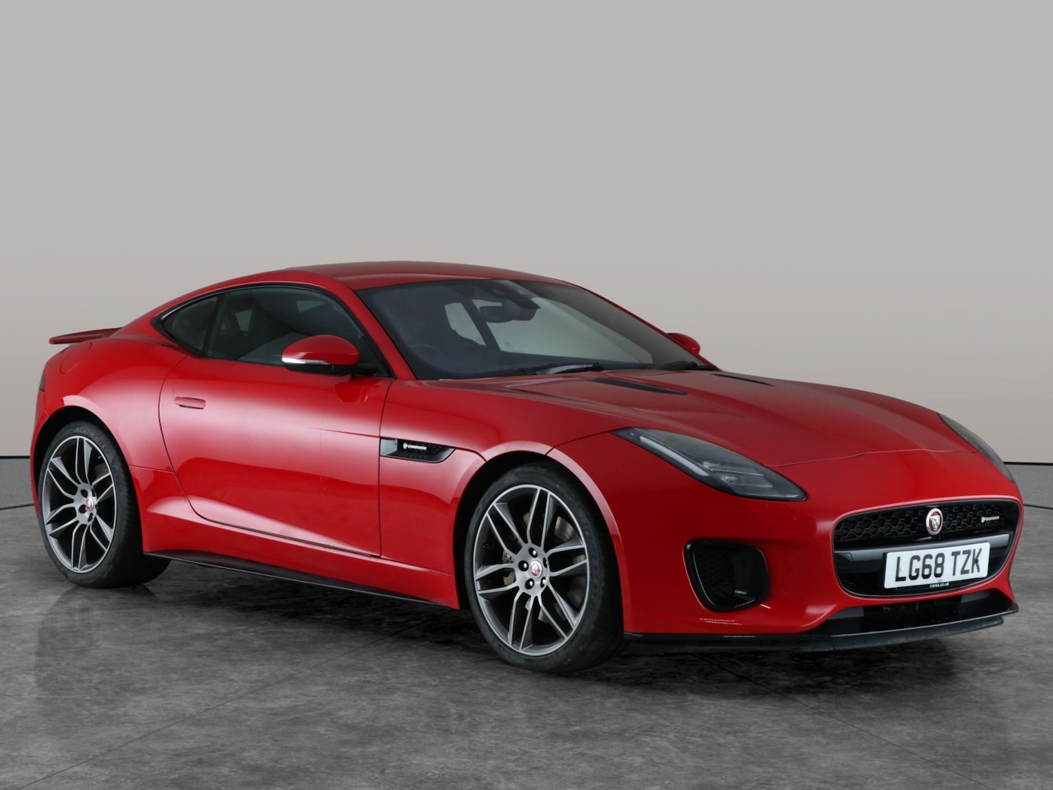 Used Jaguar F-Type 2018 for sale - 76719880: Photo 8