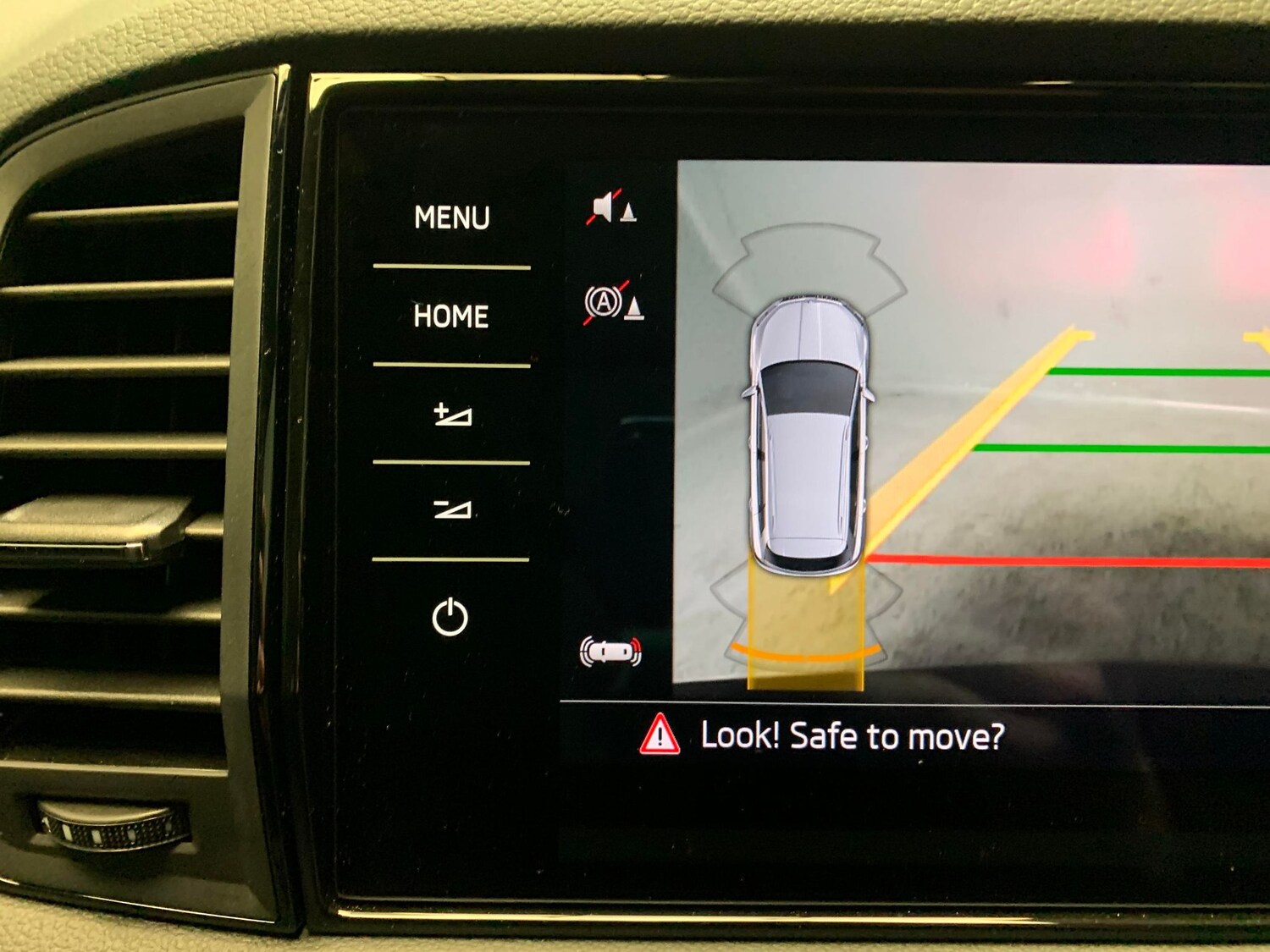 Used Skoda Karoq 2025 for sale - 77634850: Photo 16