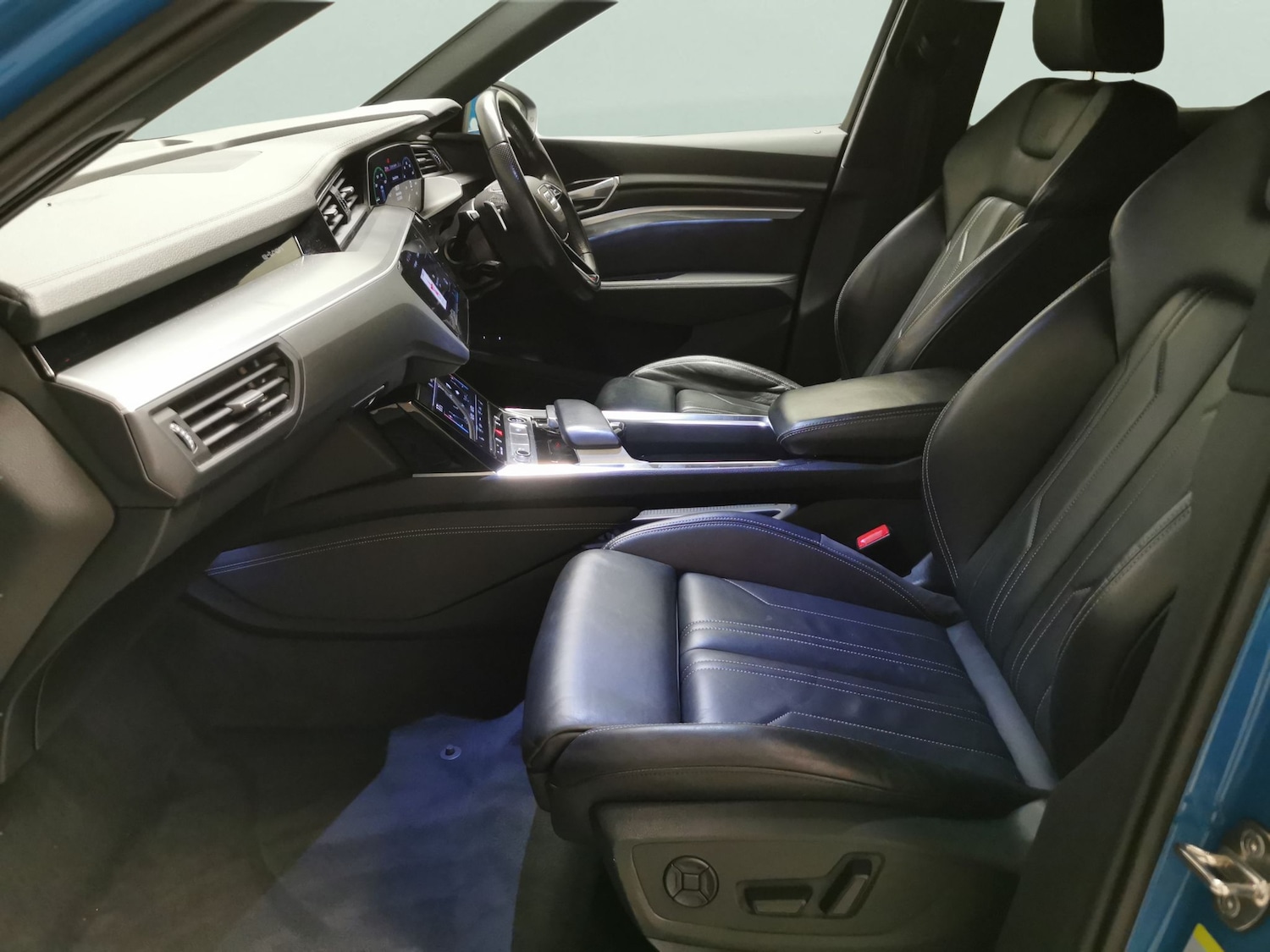 Used Audi e-tron 2021 for sale - 76889167: Photo 4