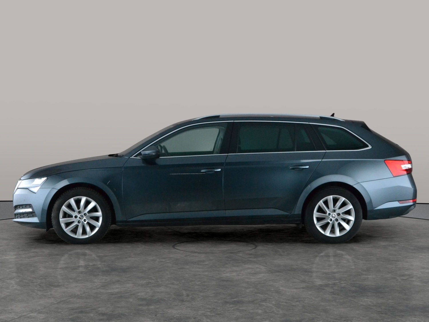 Used Skoda Superb 2022 for sale - 77648520: Photo 13