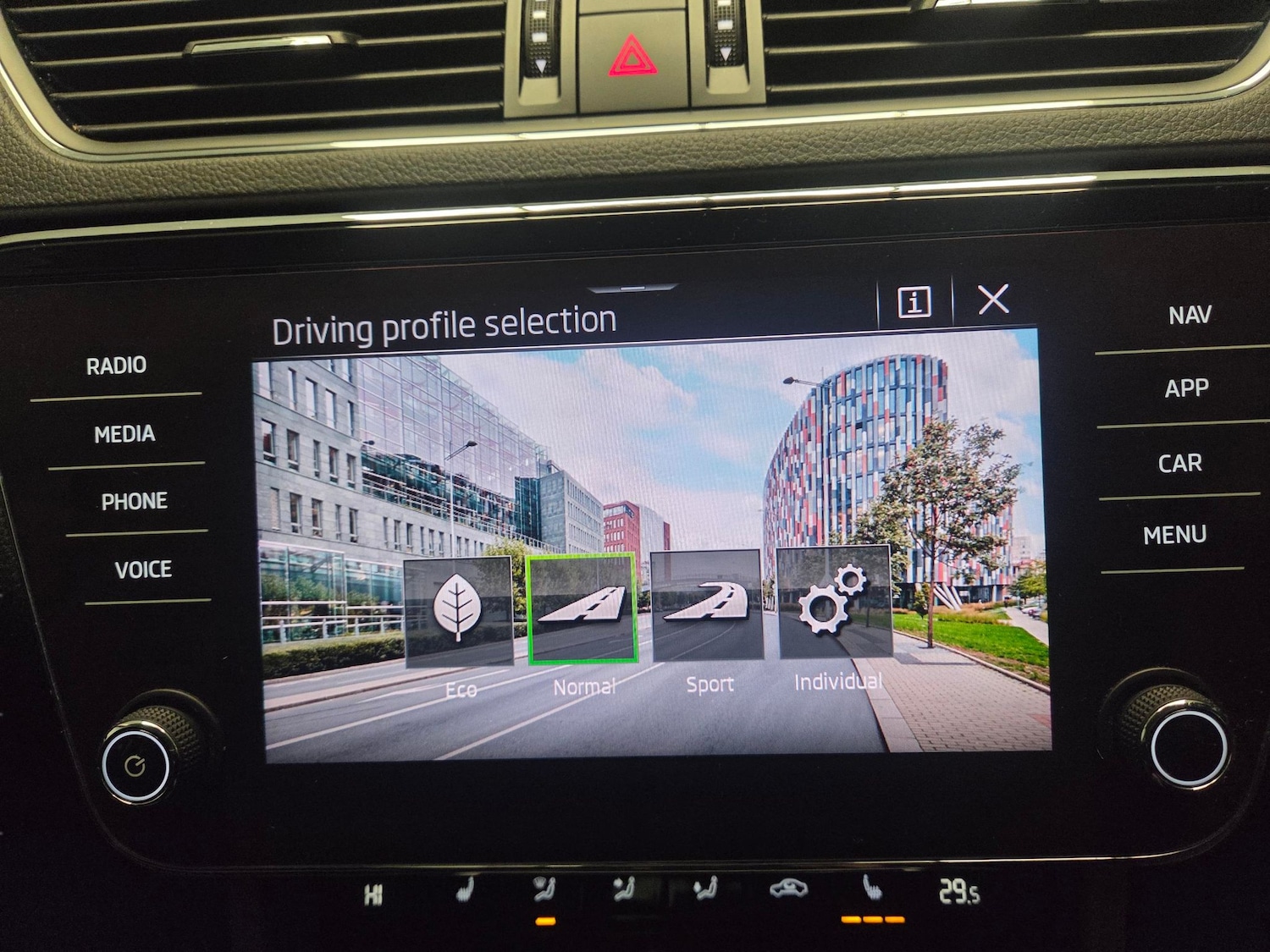 Used Skoda Superb 2022 for sale - 77648520: Photo 18