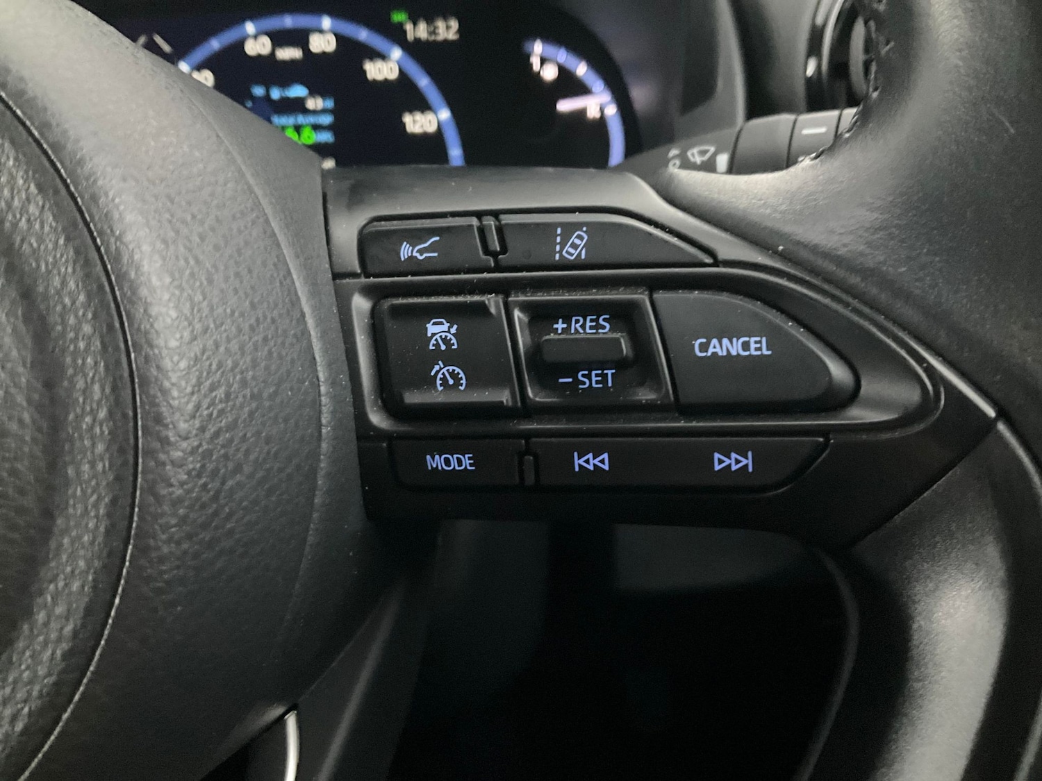 Used Toyota Yaris Cross 2022 for sale - 77012134: Photo 18