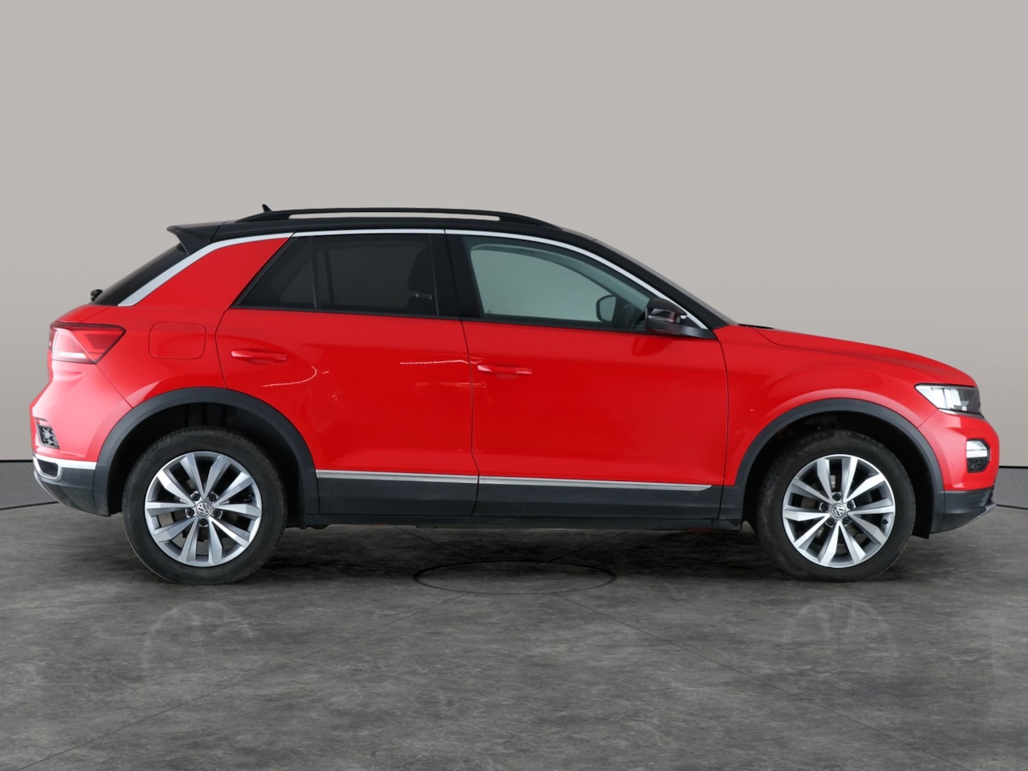 Used Volkswagen T-Roc 2020 for sale - 76725362: Photo 8