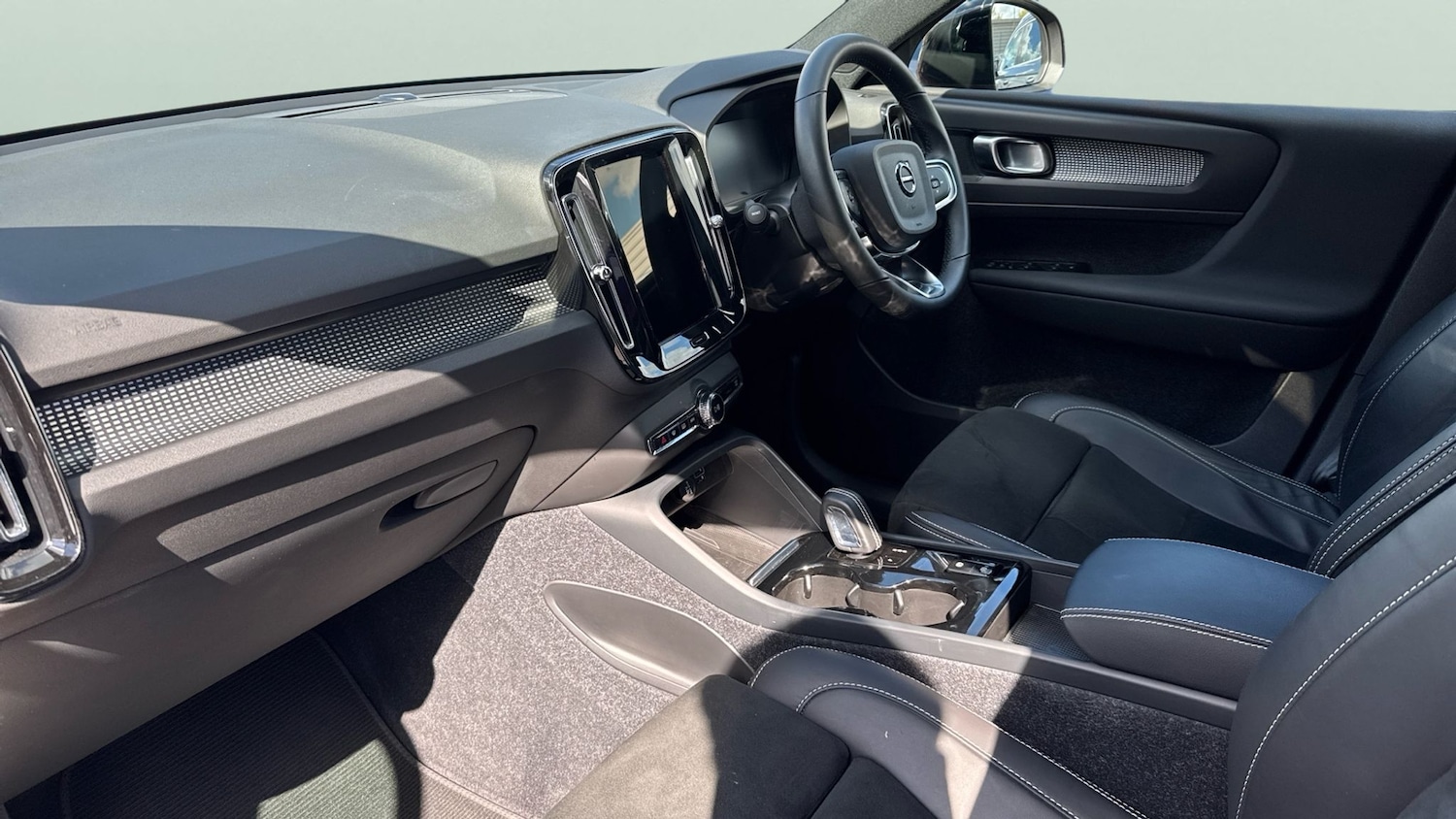 Used Volvo XC40 2022 for sale - 76128782: Photo 17