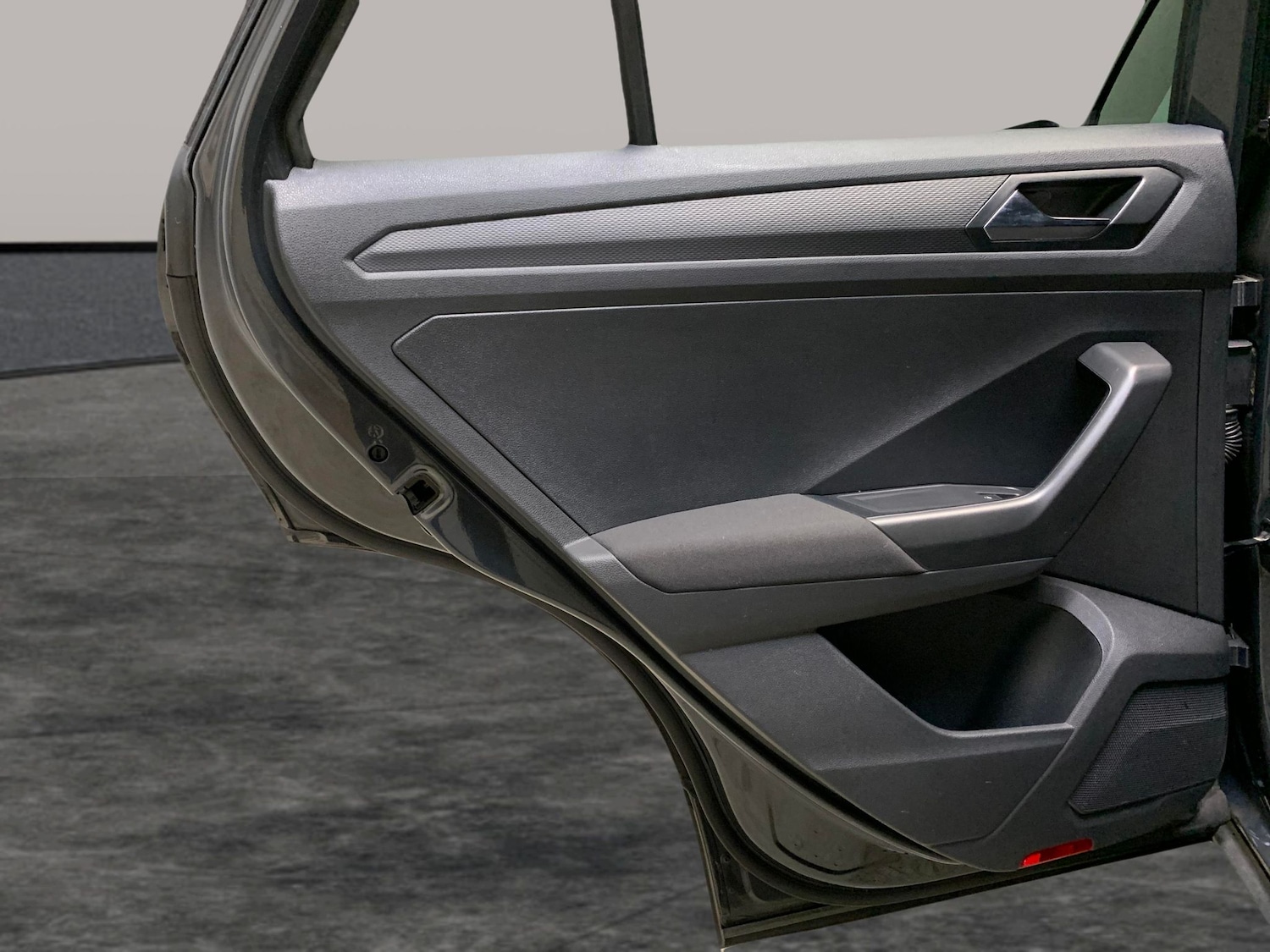 Used Volkswagen T-Roc 2021 for sale - 76566064: Photo 32