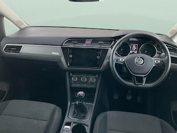Used Volkswagen Touran 2019 for sale - 75484062: Photo