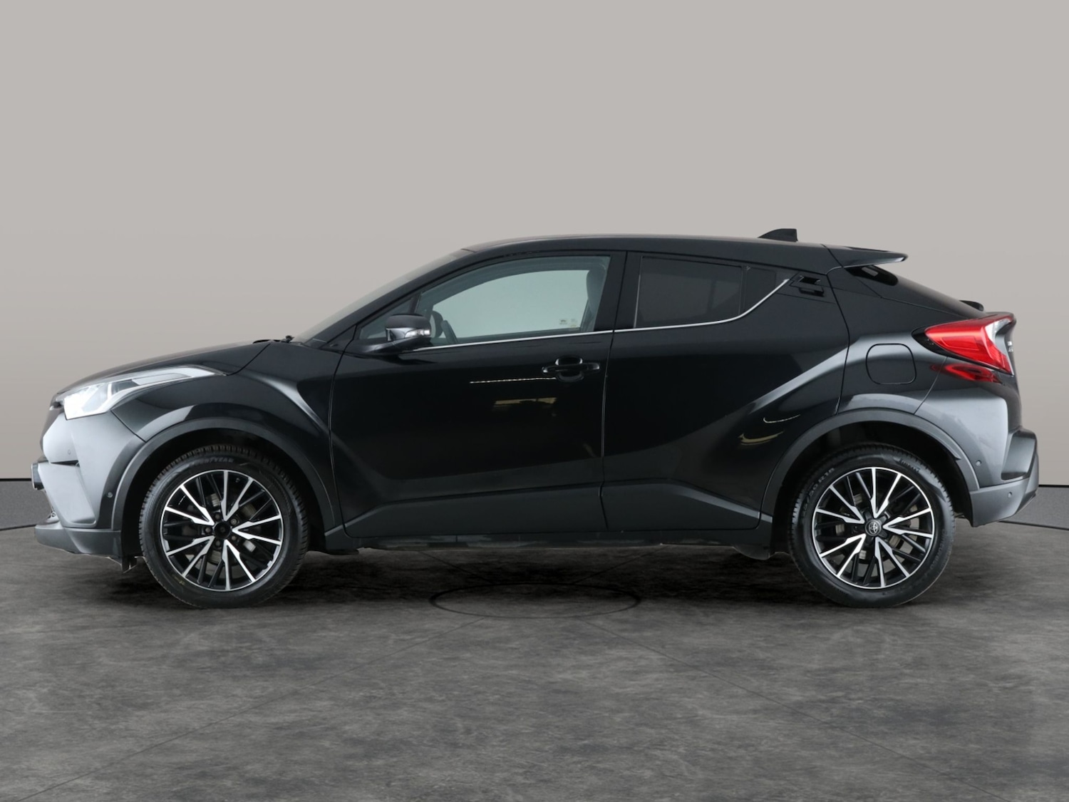 Used Toyota C-HR 2018 for sale - 76668576: Photo 13