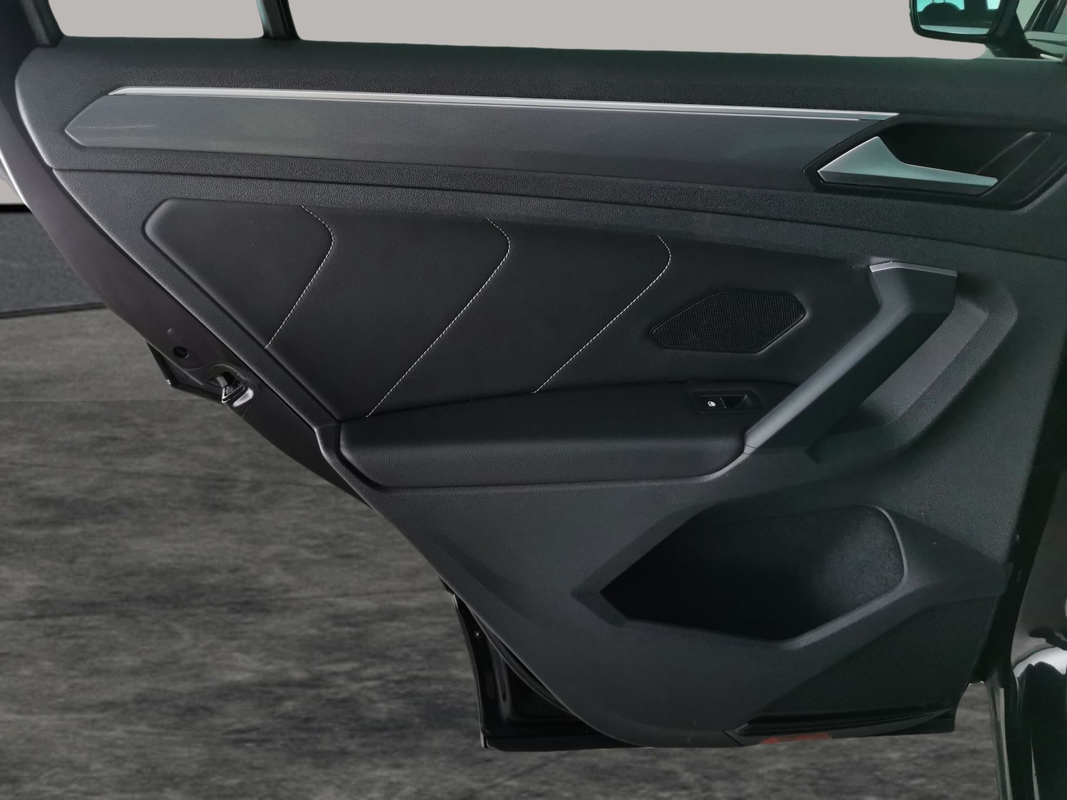 Used Volkswagen Tiguan 2020 for sale - 76528980: Photo 35