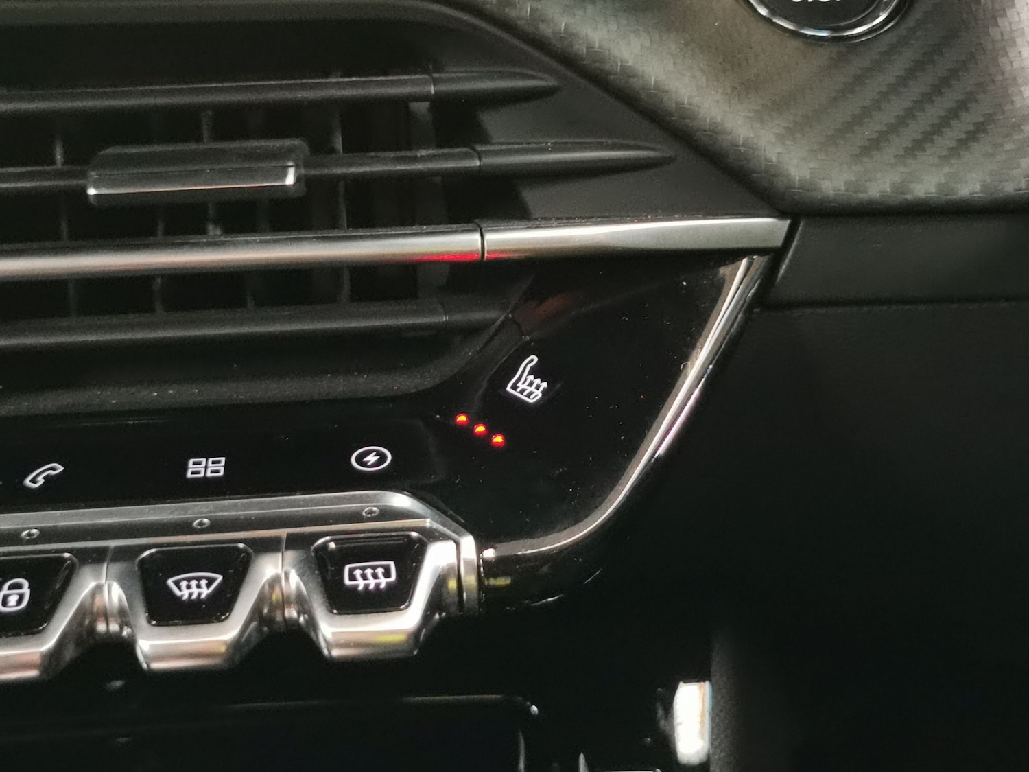 Used Peugeot E-2008 2022 for sale - 76947074: Photo 18