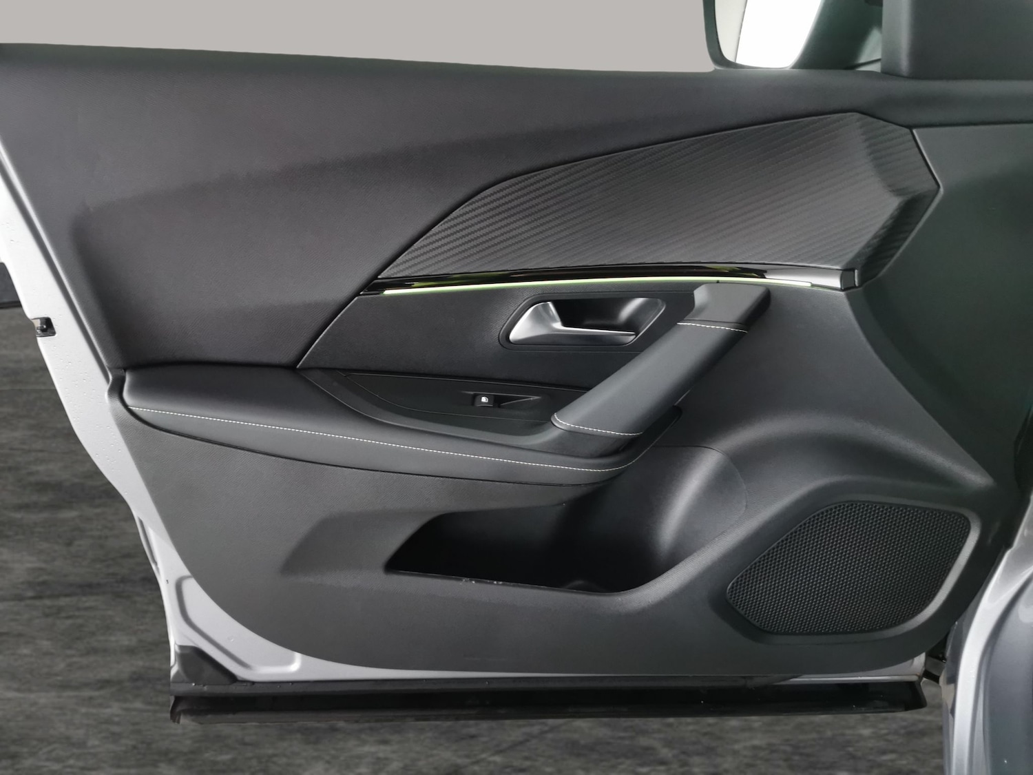 Used Peugeot E-2008 2022 for sale - 76947074: Photo 28