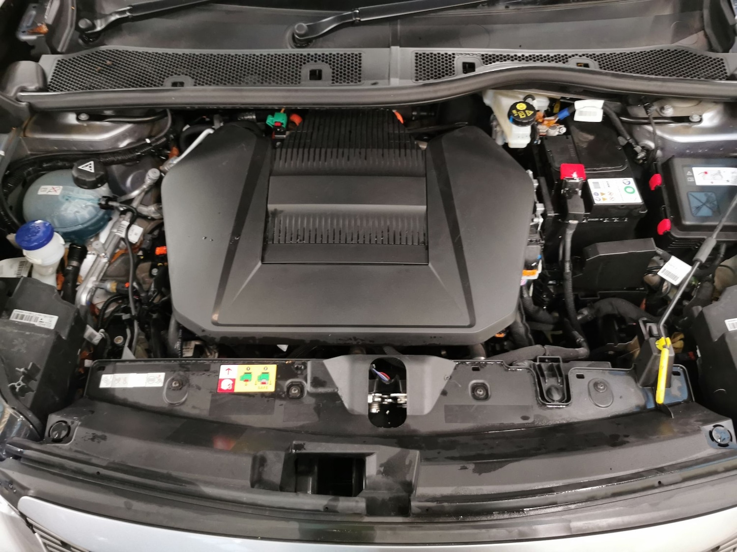 Used Peugeot E-2008 2022 for sale - 76947074: Photo 34