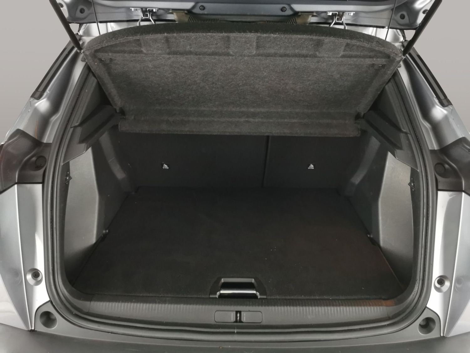 Used Peugeot E-2008 2022 for sale - 76947074: Photo 35