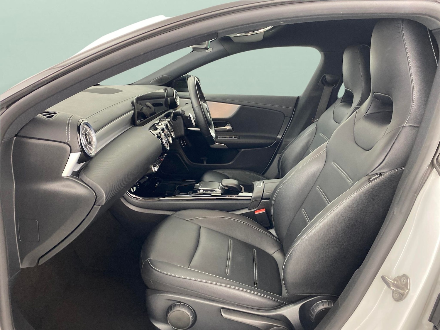 Used Mercedes-Benz CLA 2022 for sale - 76588942: Photo 4