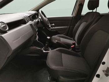 Used Dacia Duster 2021 for sale - 76719848: Photo