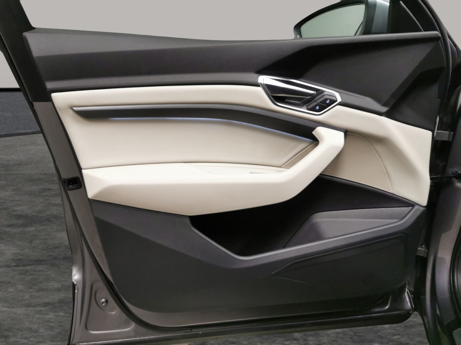 Used Audi e-tron 2020 for sale - 78159589: Photo 27