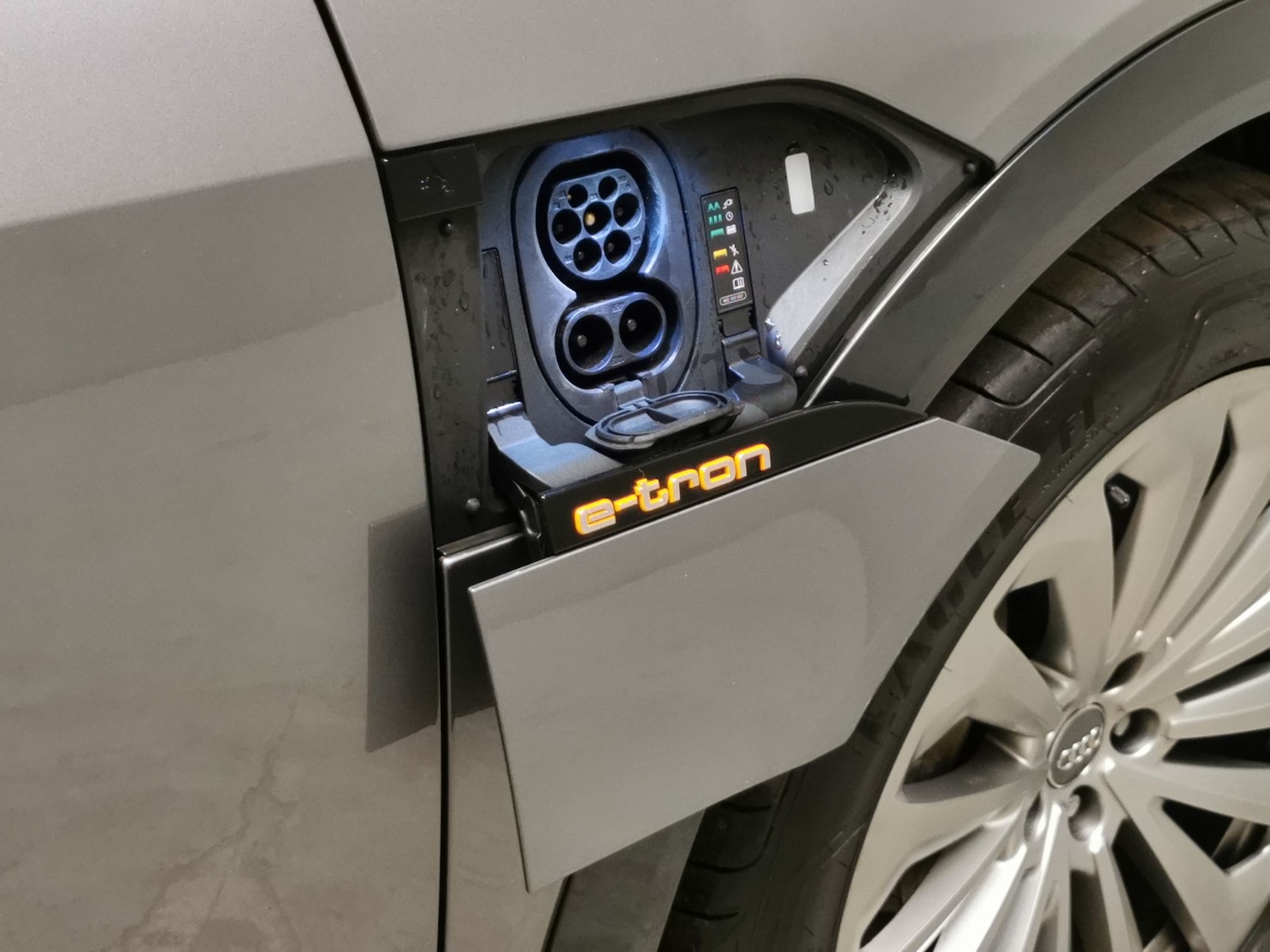 Used Audi e-tron 2020 for sale - 78159589: Photo 31