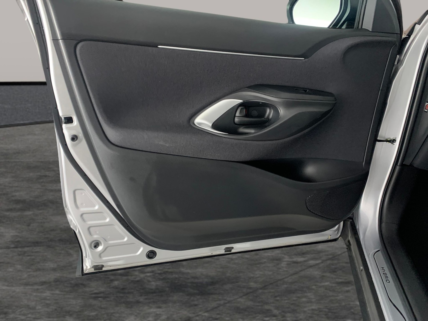 Used Toyota Yaris Cross 2024 for sale - 76704216: Photo 25