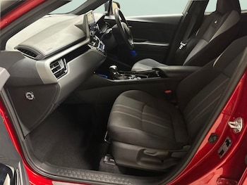 Used Toyota C-HR 2021 for sale - 79032661: Photo
