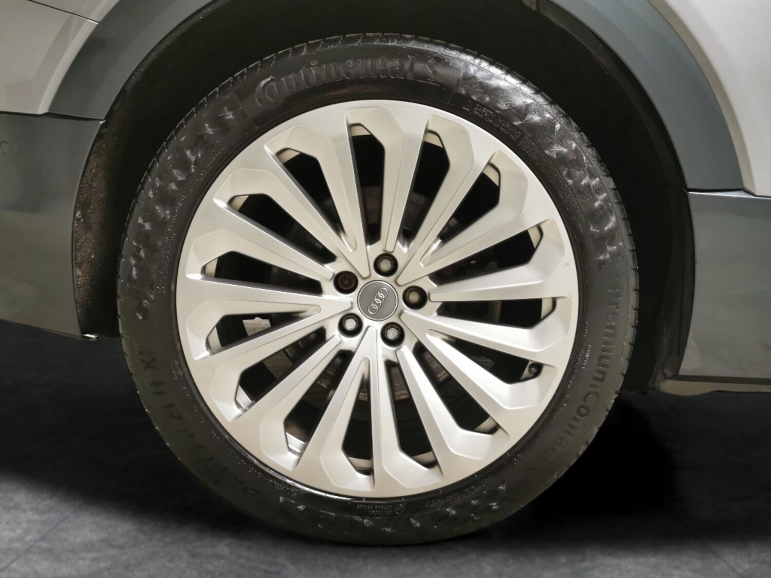 Used Audi e-tron 2020 for sale - 78028320: Photo 25