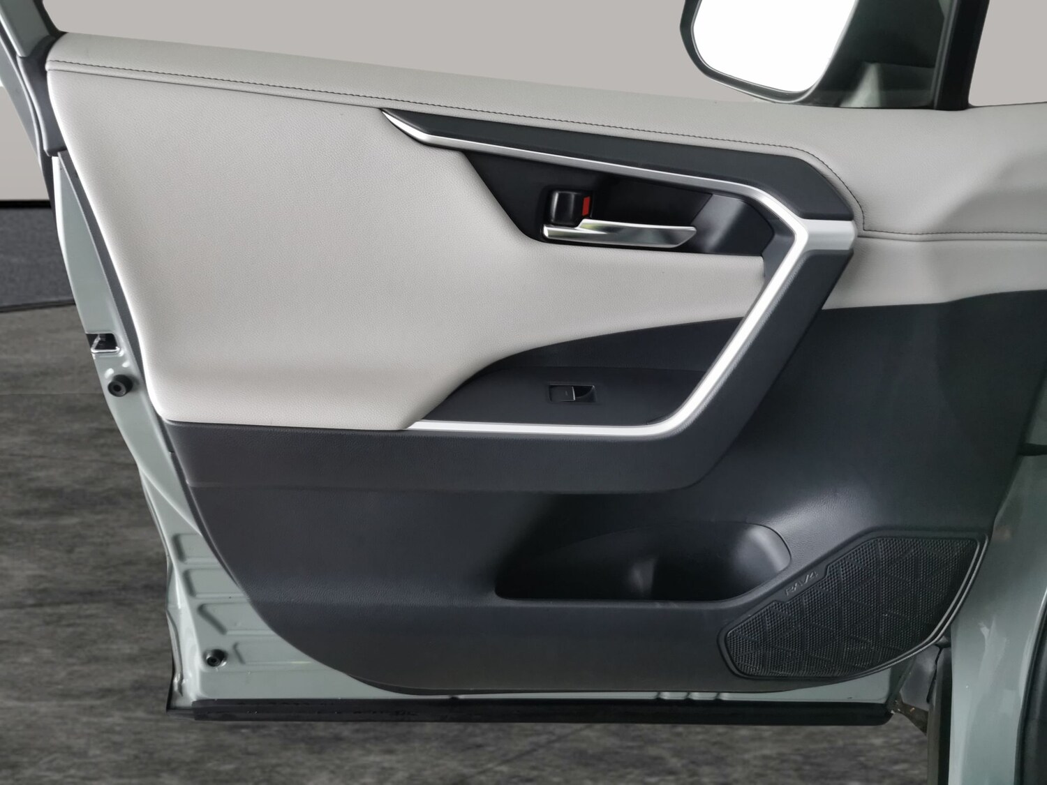 Used Toyota RAV4 for sale - 77364975: Photo 32