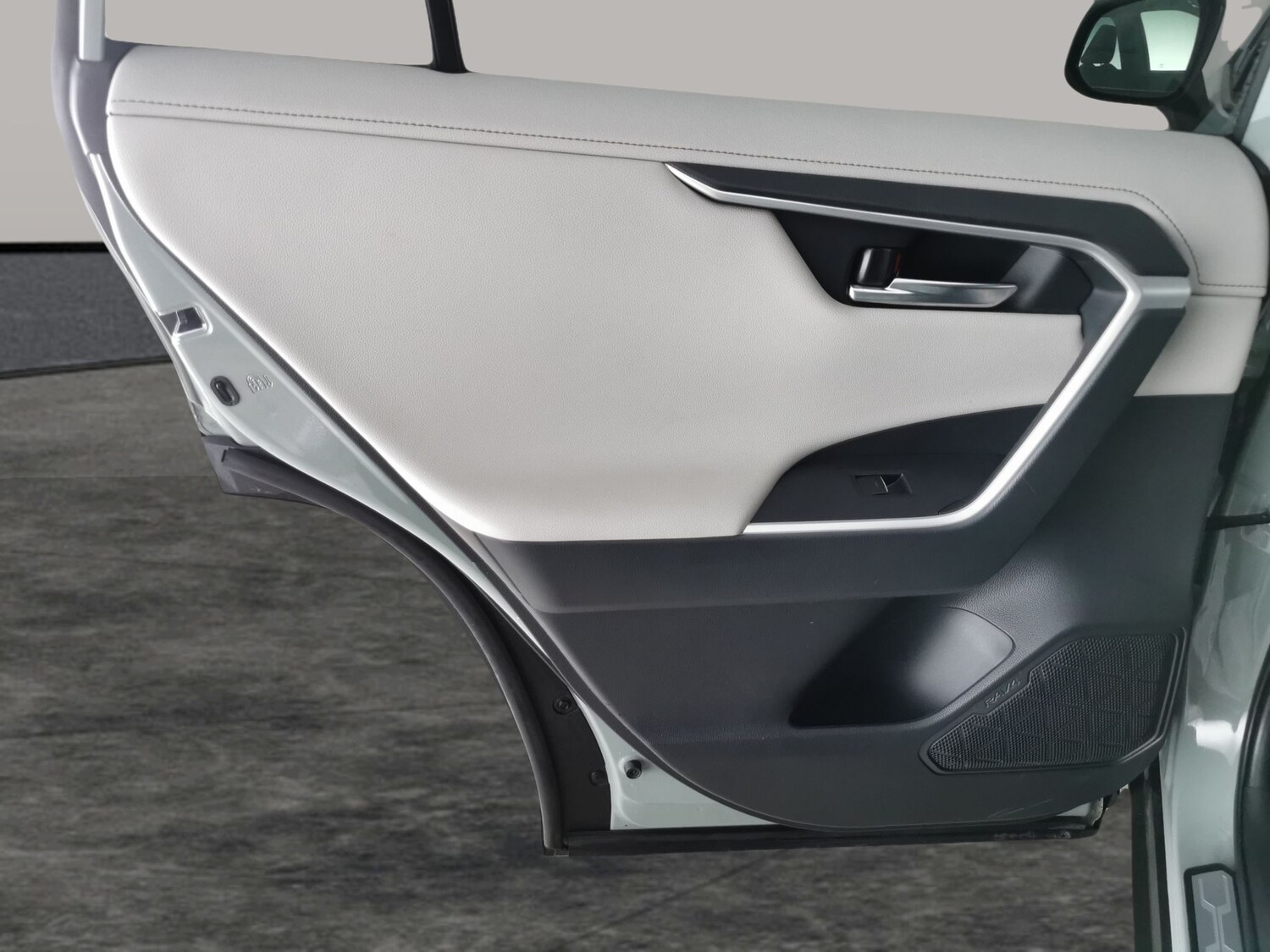 Used Toyota RAV4 for sale - 77364975: Photo 33