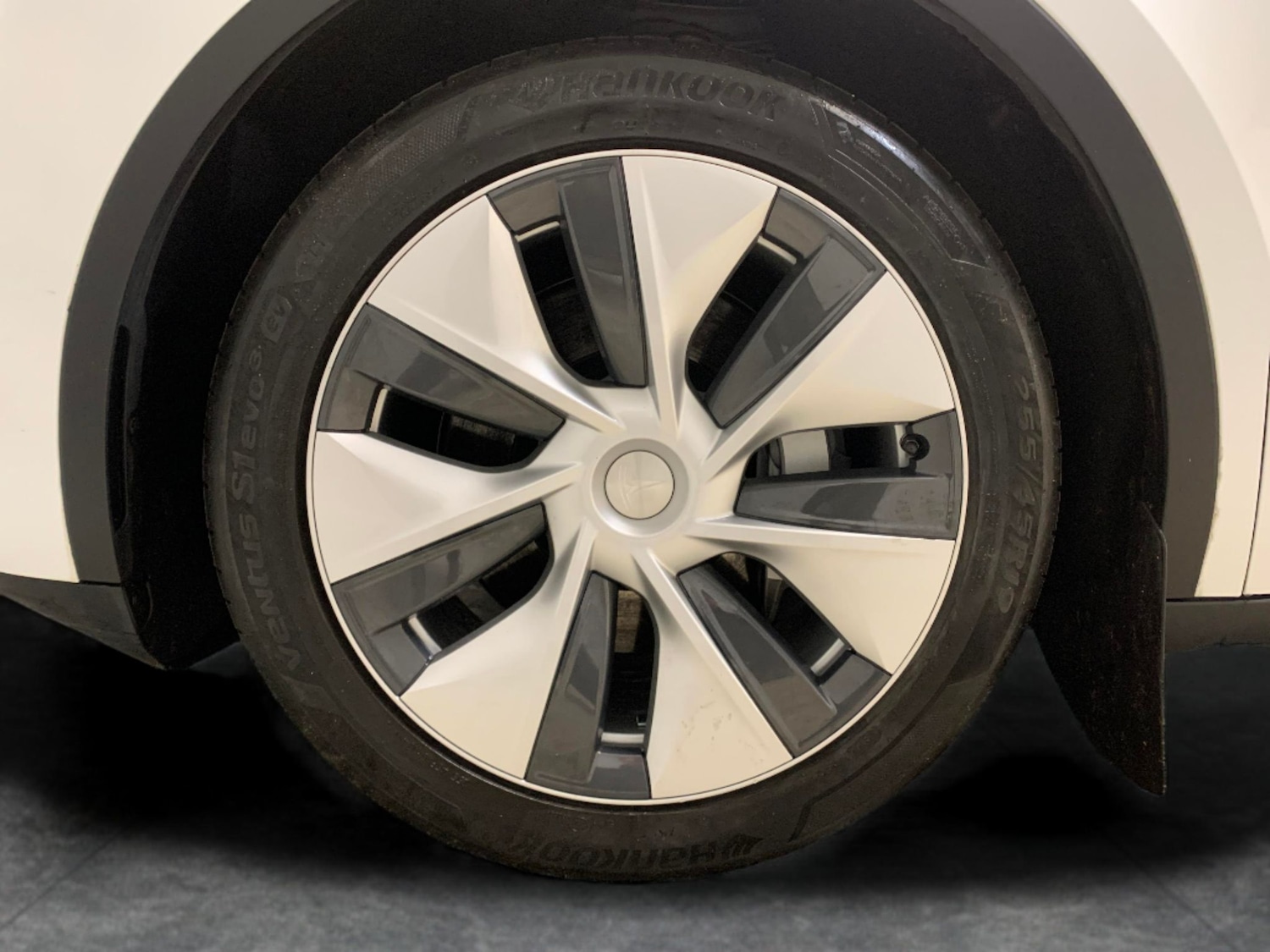 Used Tesla Model Y 2022 for sale - 76901880: Photo 22