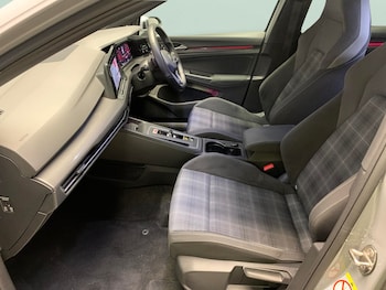 Used Volkswagen Golf 2021 for sale - 78082101: Photo