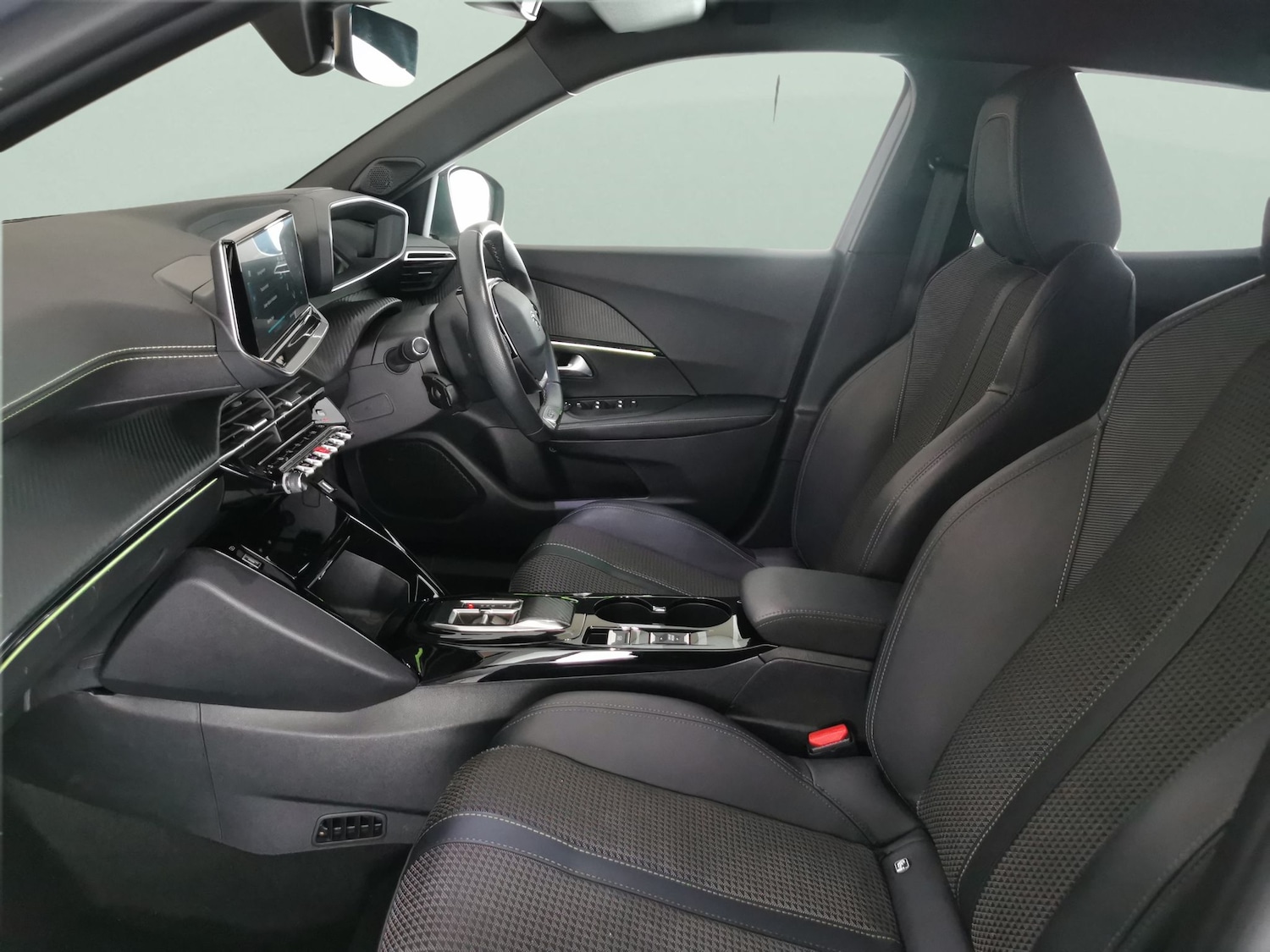 Used Peugeot E-2008 for sale - 76919580: Photo 4