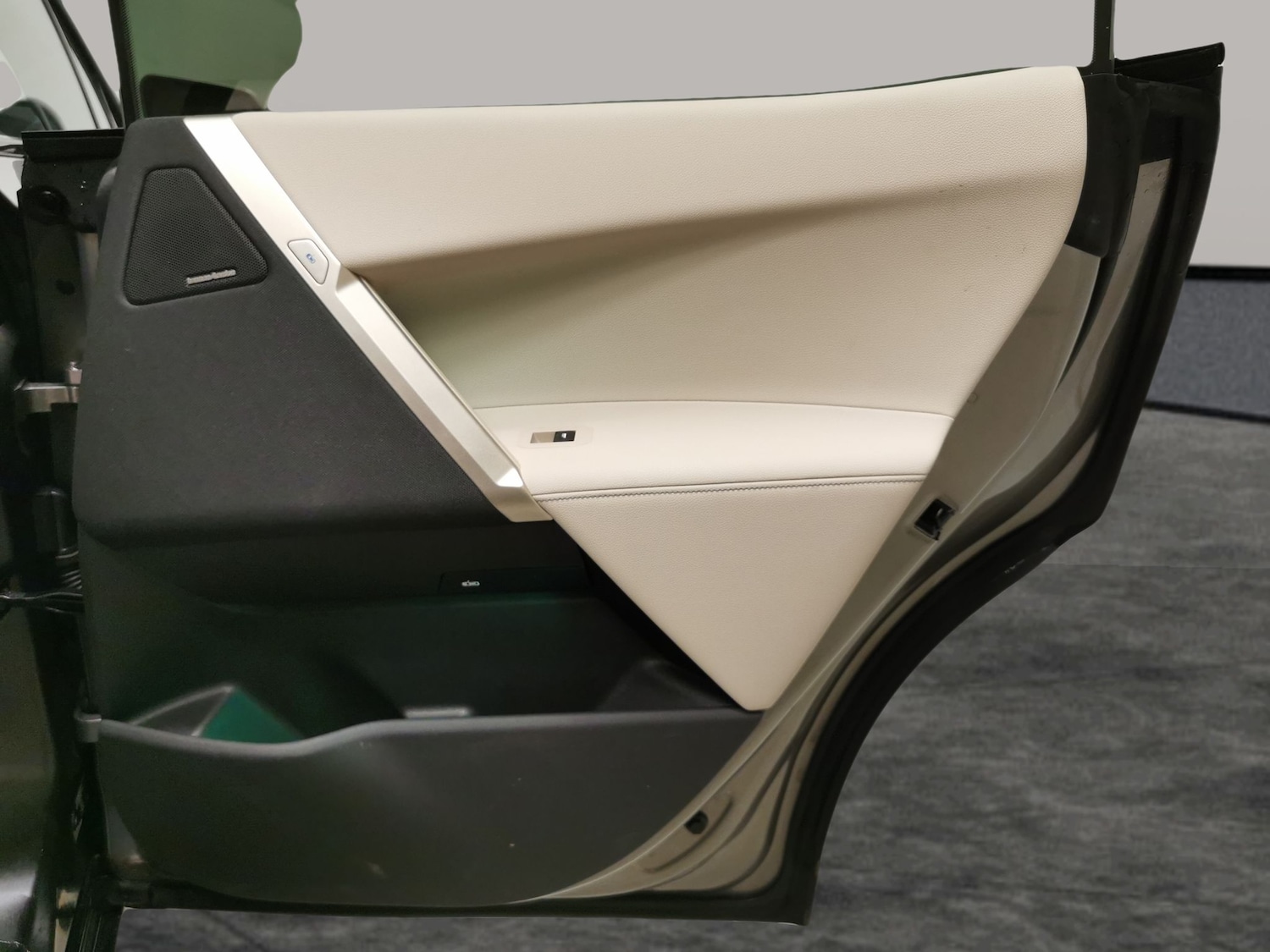 Used BMW iX 2024 for sale - 76835219: Photo 28