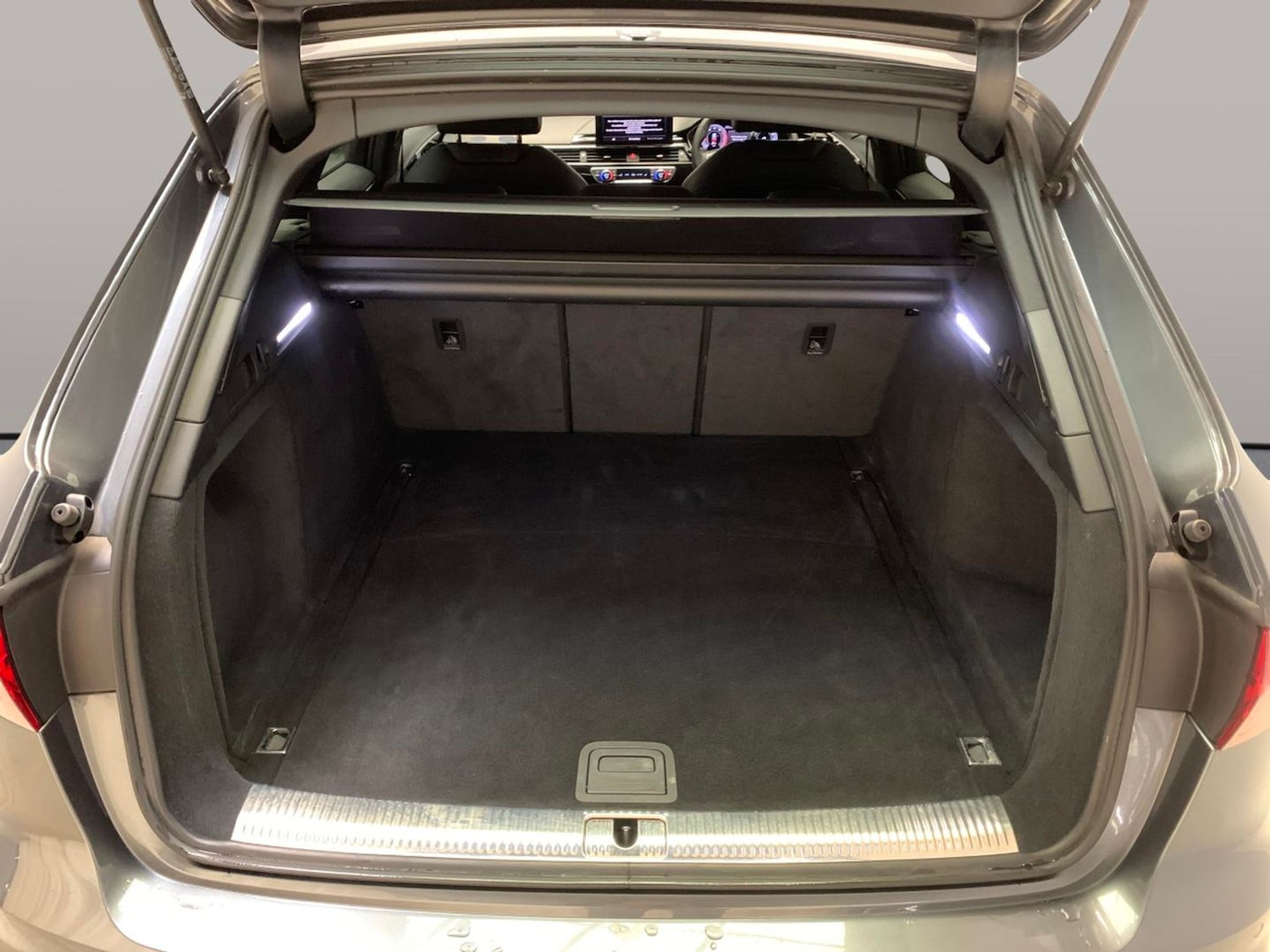 Used Audi A4 2023 for sale - 76640902: Photo 33