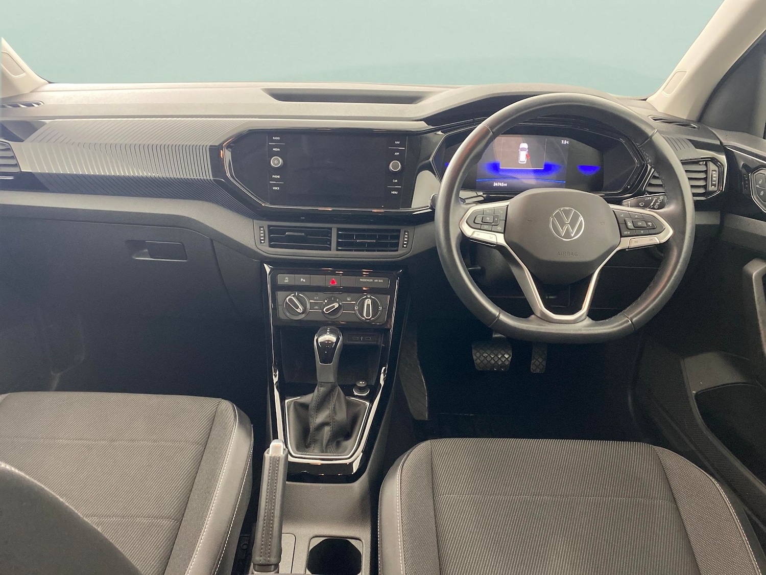 Used Volkswagen T-Cross 2022 for sale - 77138100: Photo 4