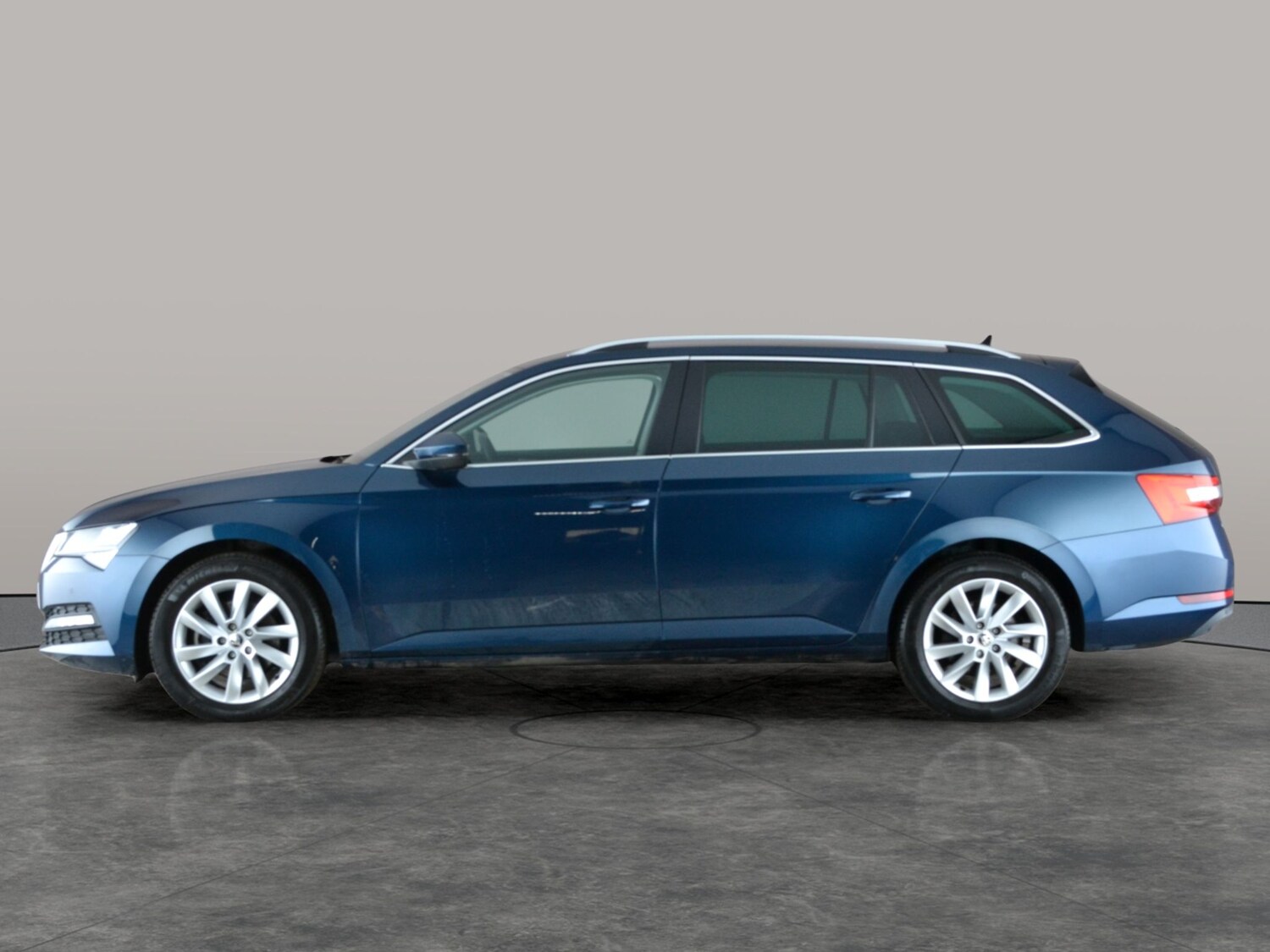 Used Skoda Superb 2023 for sale - 77360929: Photo 13