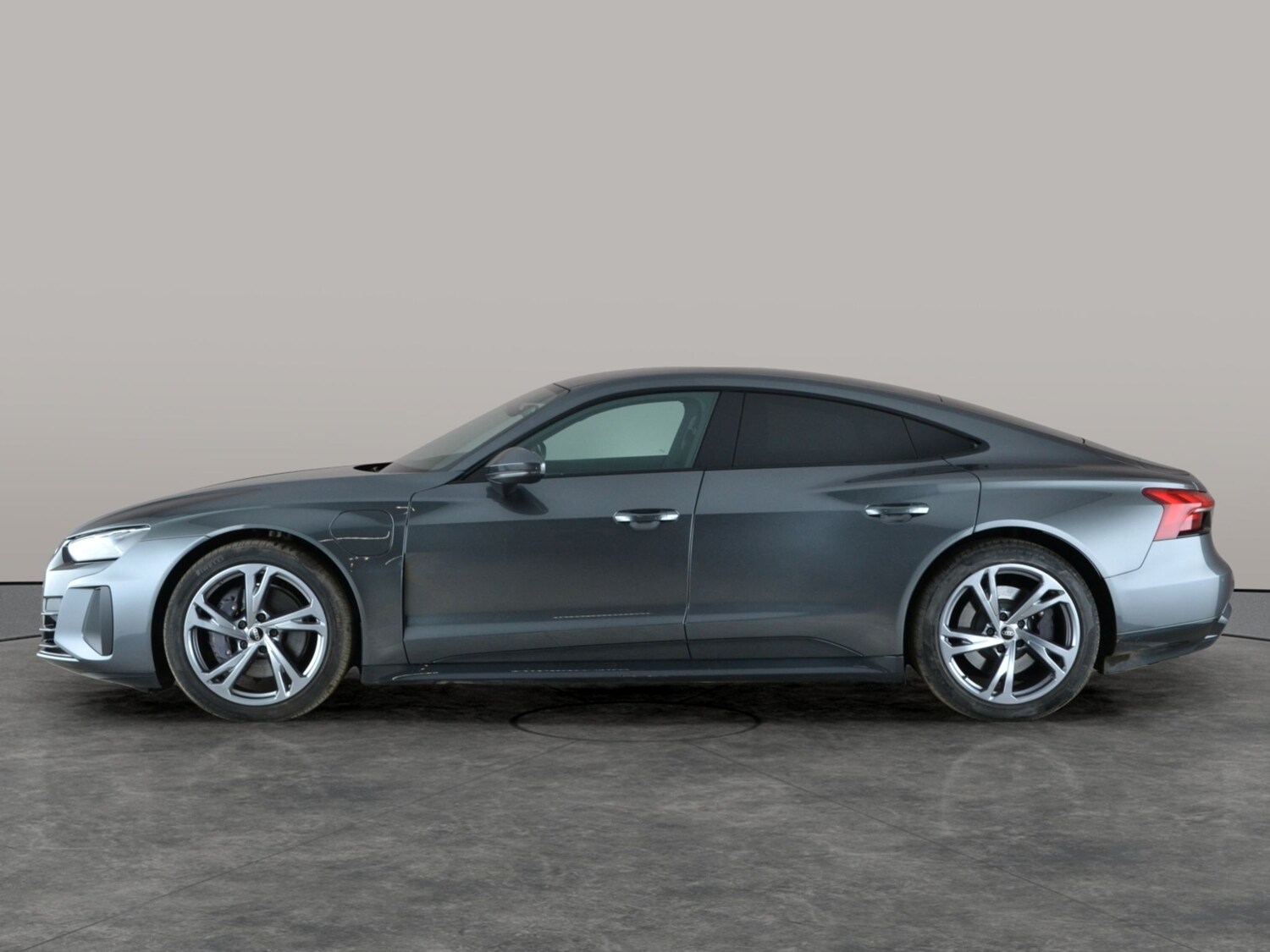 Used Audi e-tron GT 2022 for sale - 77347238: Photo 14