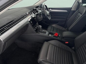 Used Volkswagen Passat 2022 for sale - 77367421: Photo