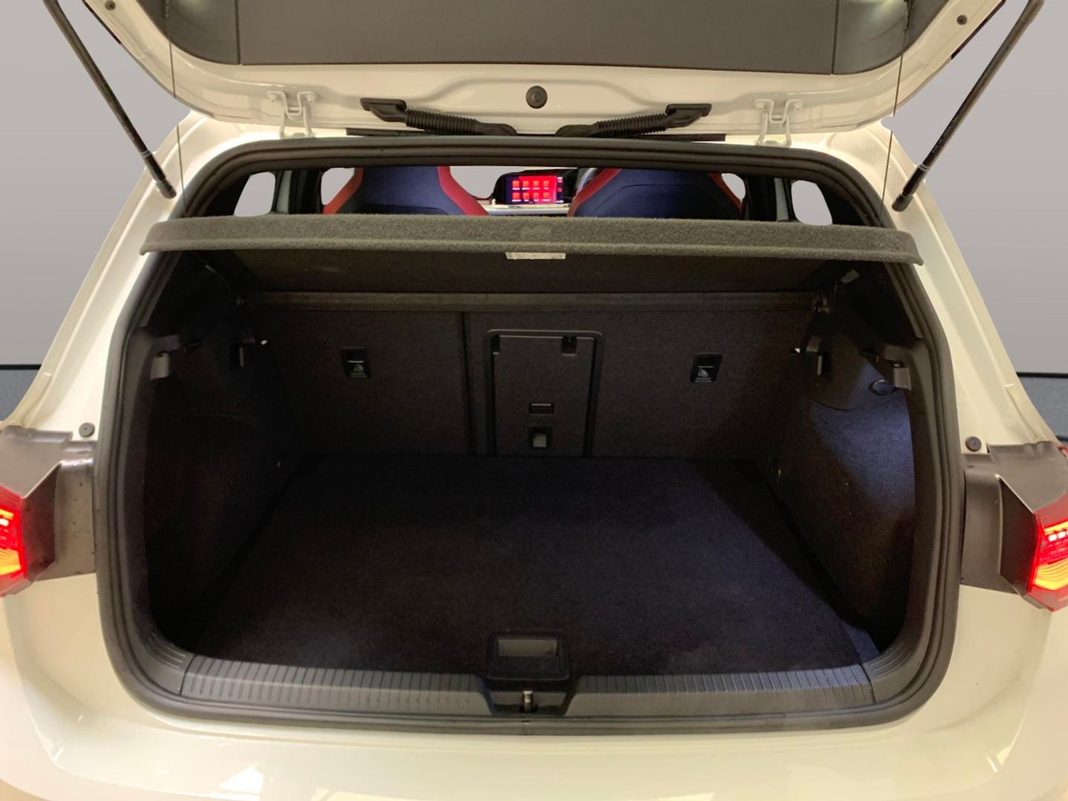 Used Volkswagen Golf 2023 for sale - 76875432: Photo 32