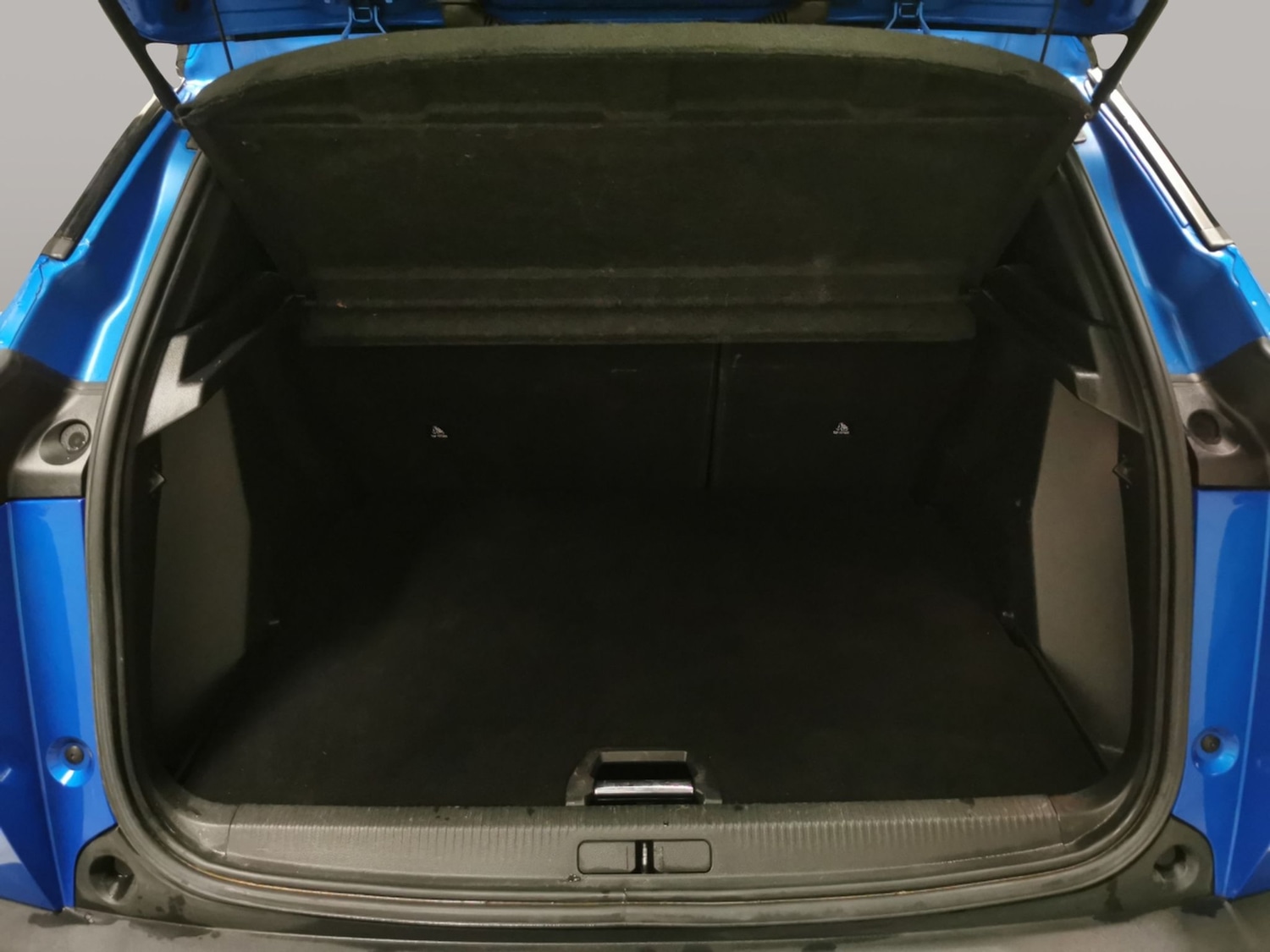 Used Peugeot E-2008 for sale - 77974353: Photo 32