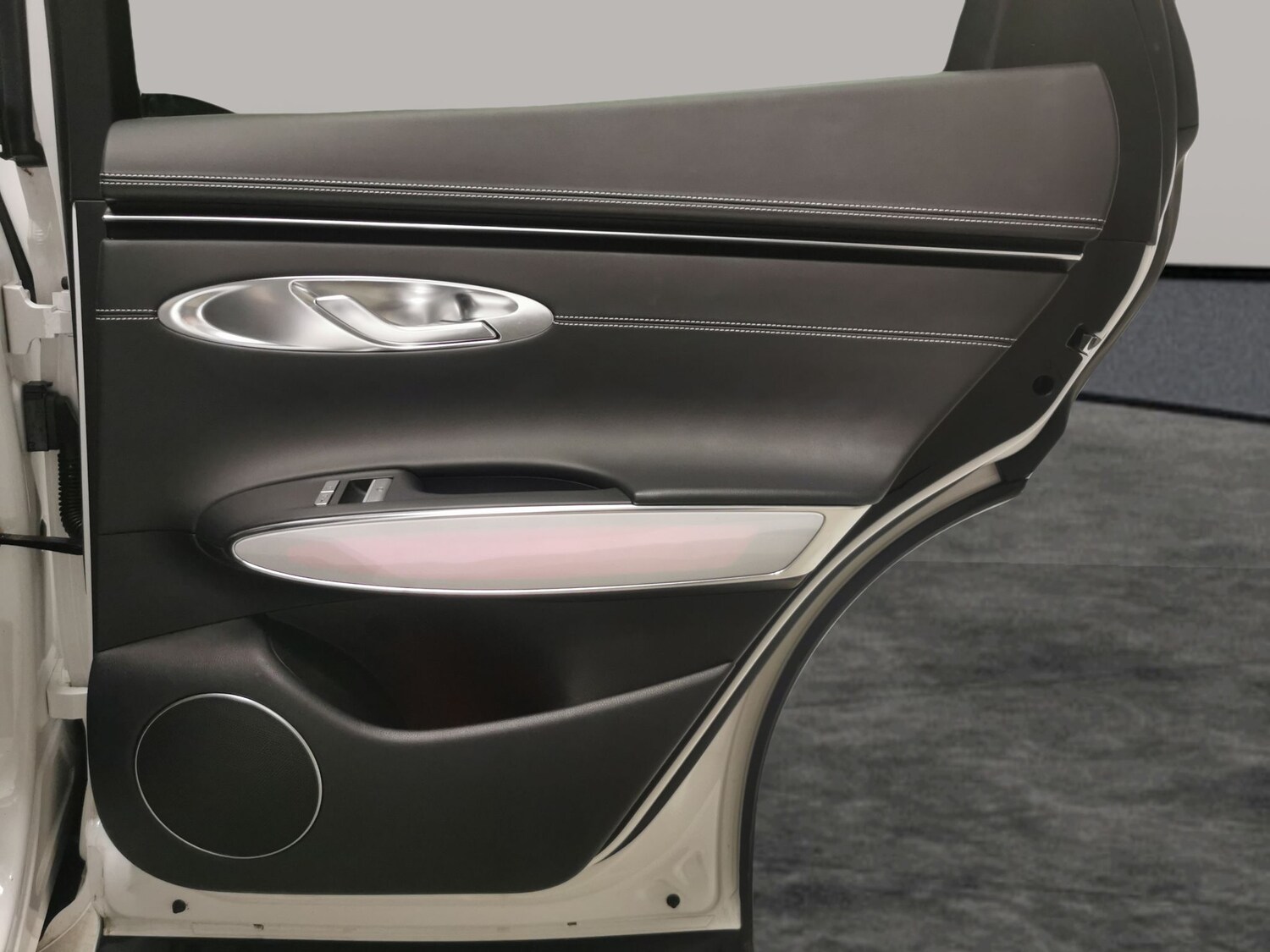 Used Genesis GV70 2023 for sale - 77888142: Photo 34