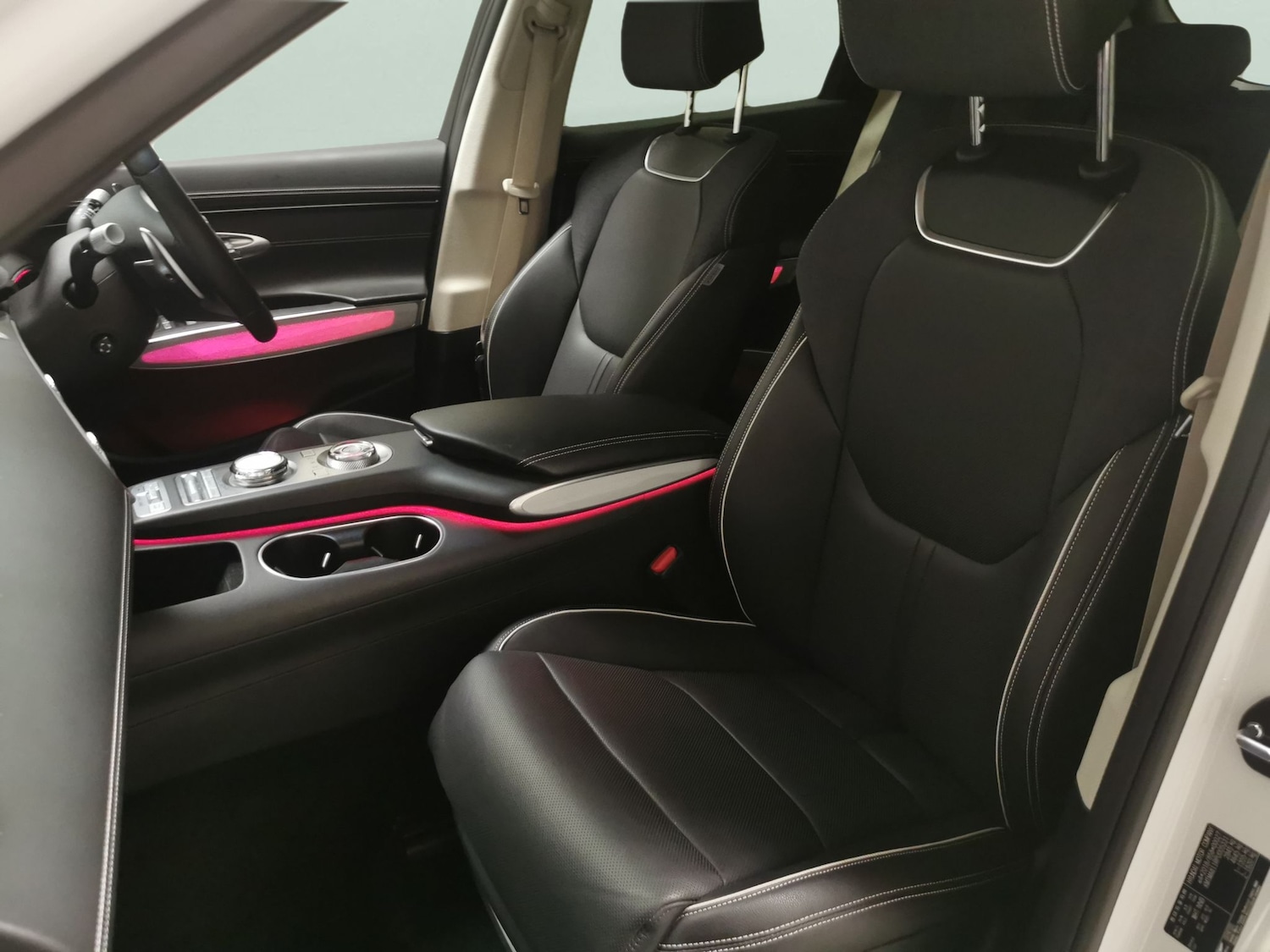 Used Genesis GV70 2023 for sale - 77888142: Photo 6