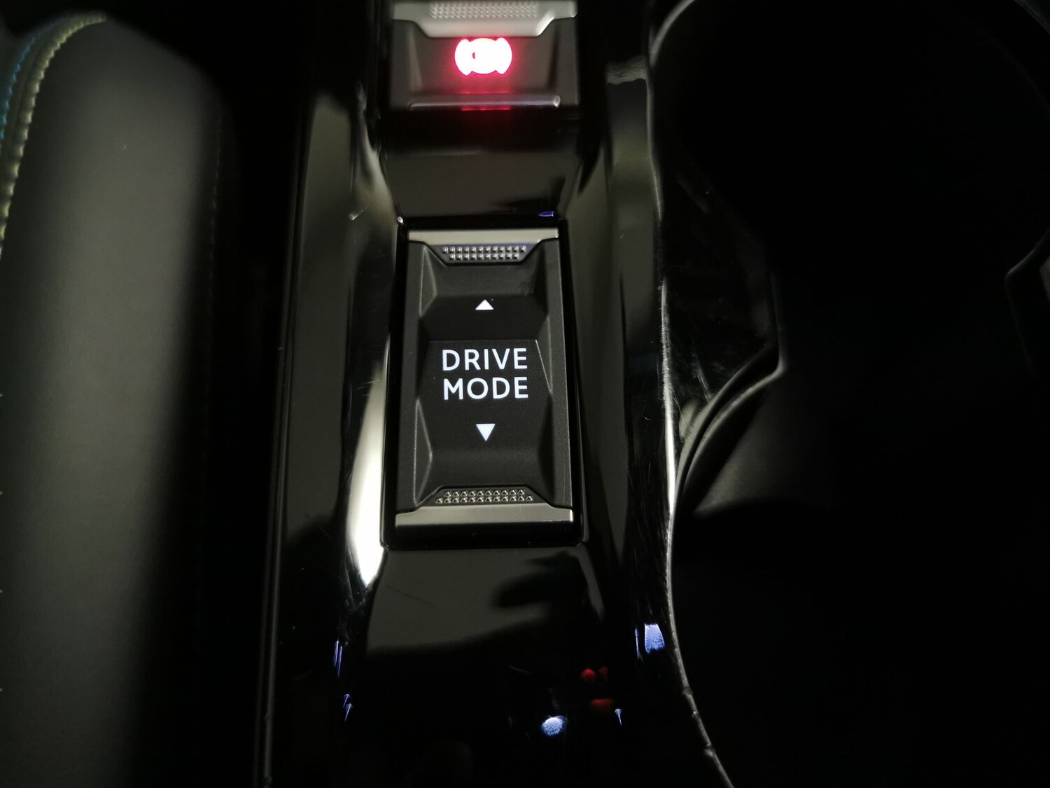 Used Peugeot E-2008 2021 for sale - 77399398: Photo 18