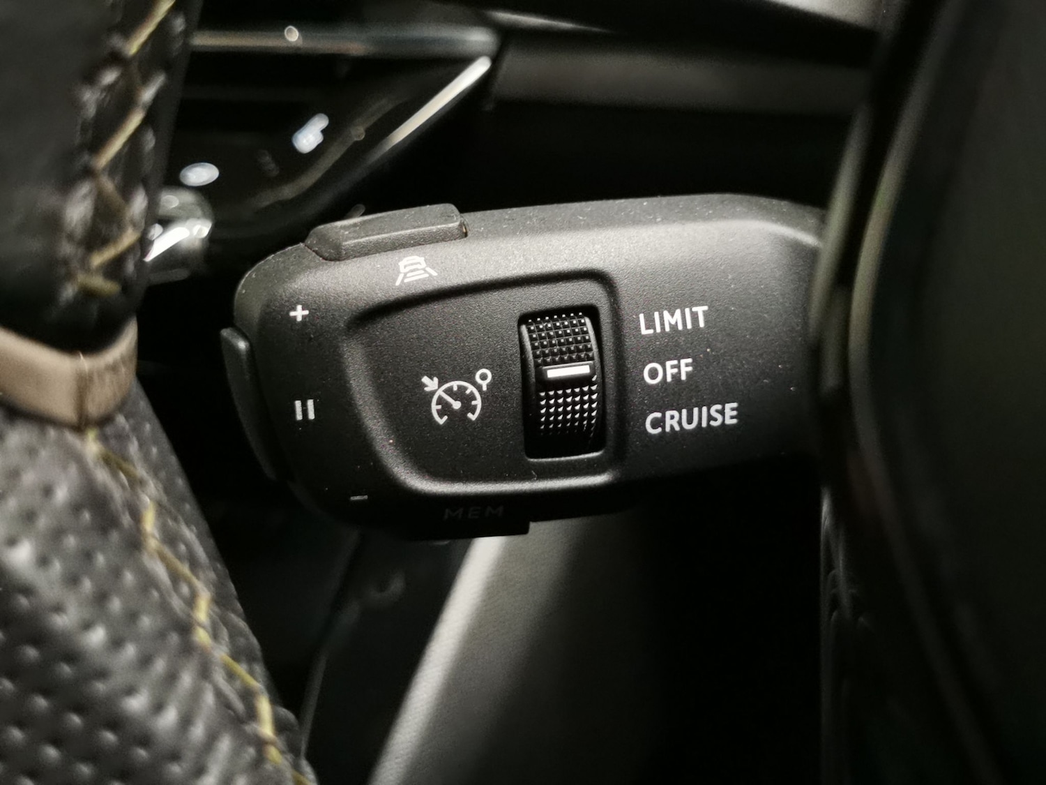 Used Peugeot E-2008 2021 for sale - 77399398: Photo 22