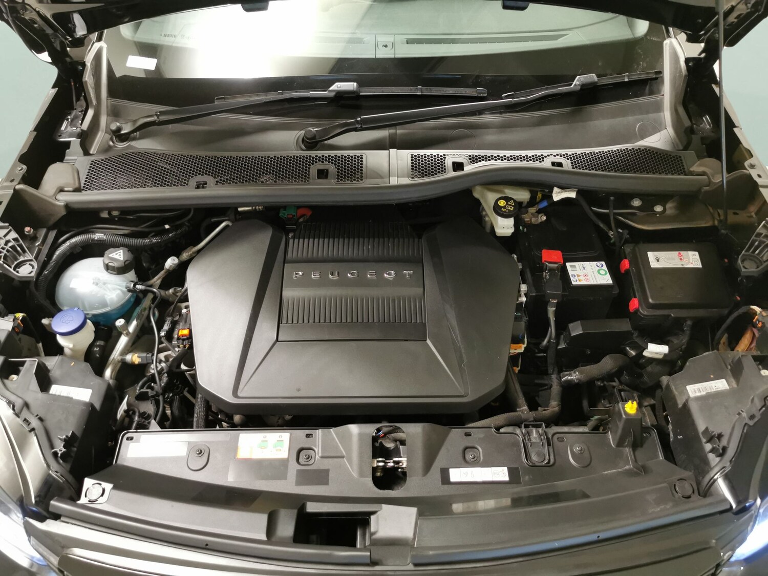 Used Peugeot E-2008 2021 for sale - 77399398: Photo 35