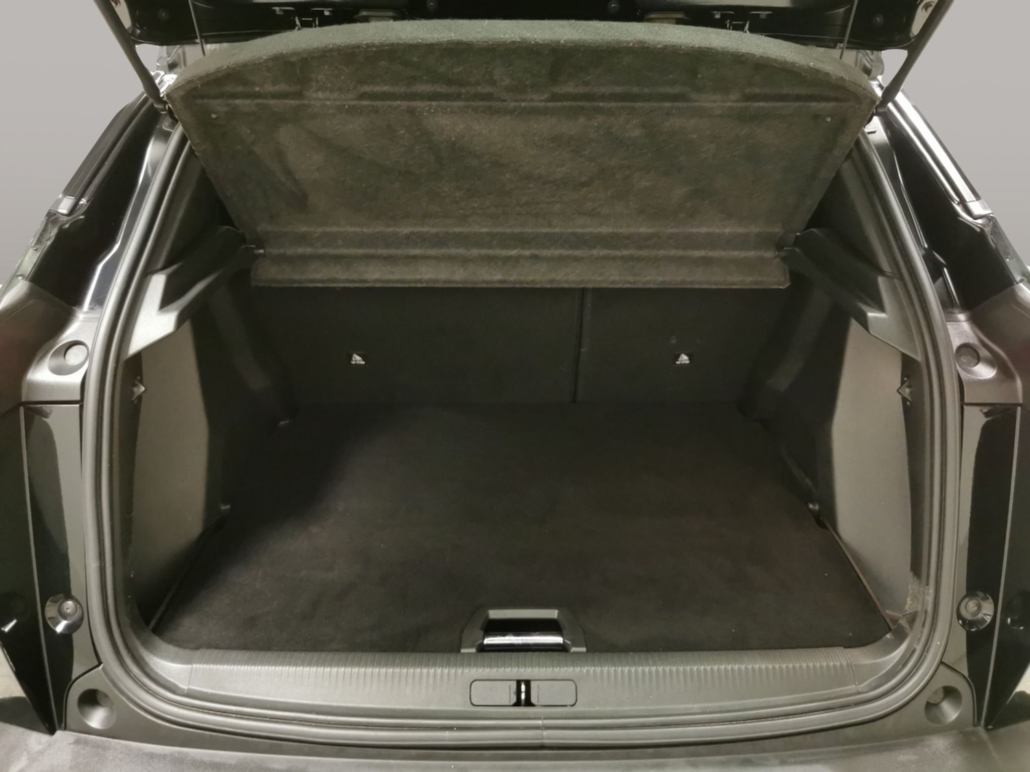 Used Peugeot E-2008 2021 for sale - 77399398: Photo 36