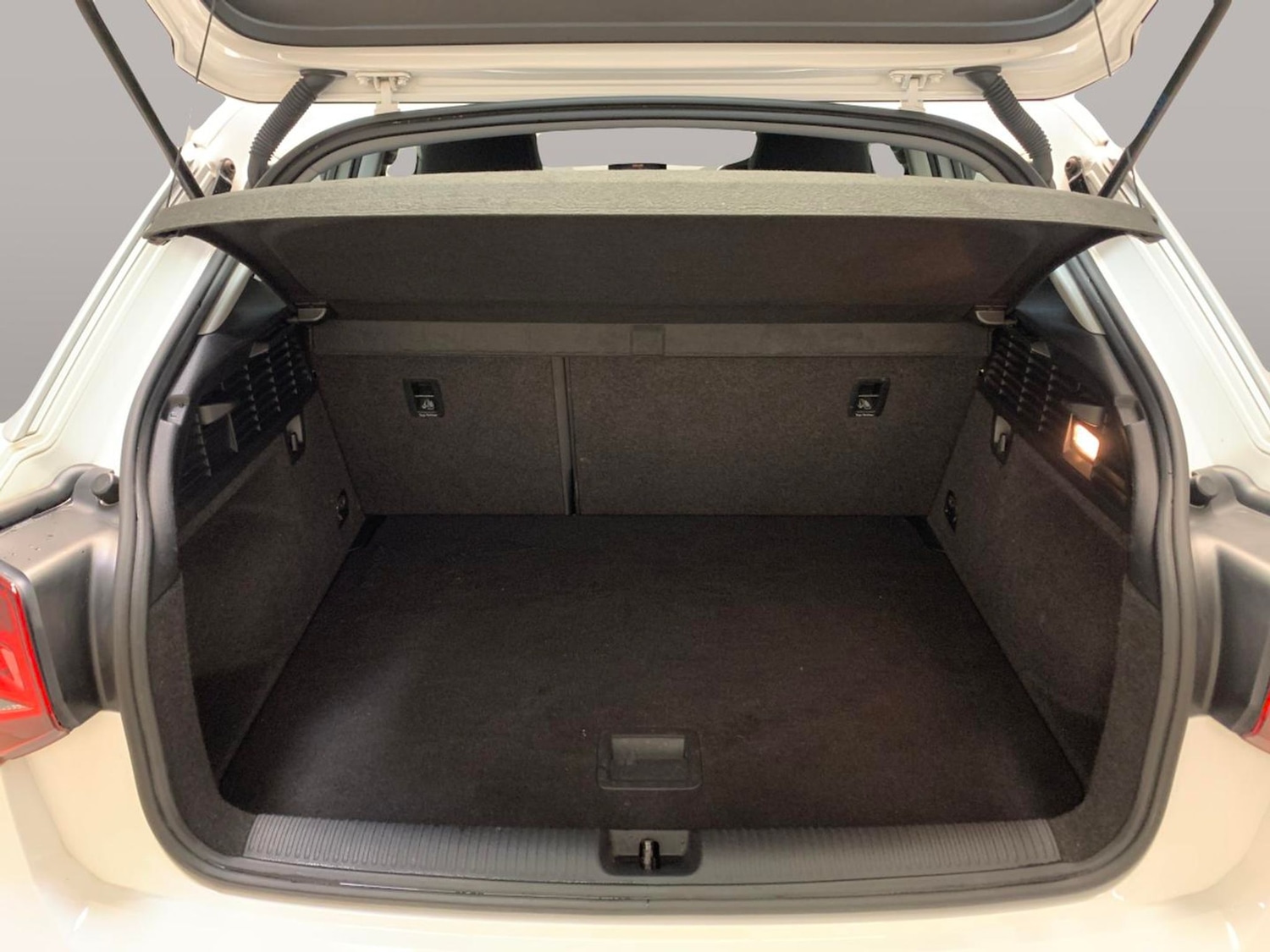 Used Audi Q2 for sale - 76526032: Photo 32