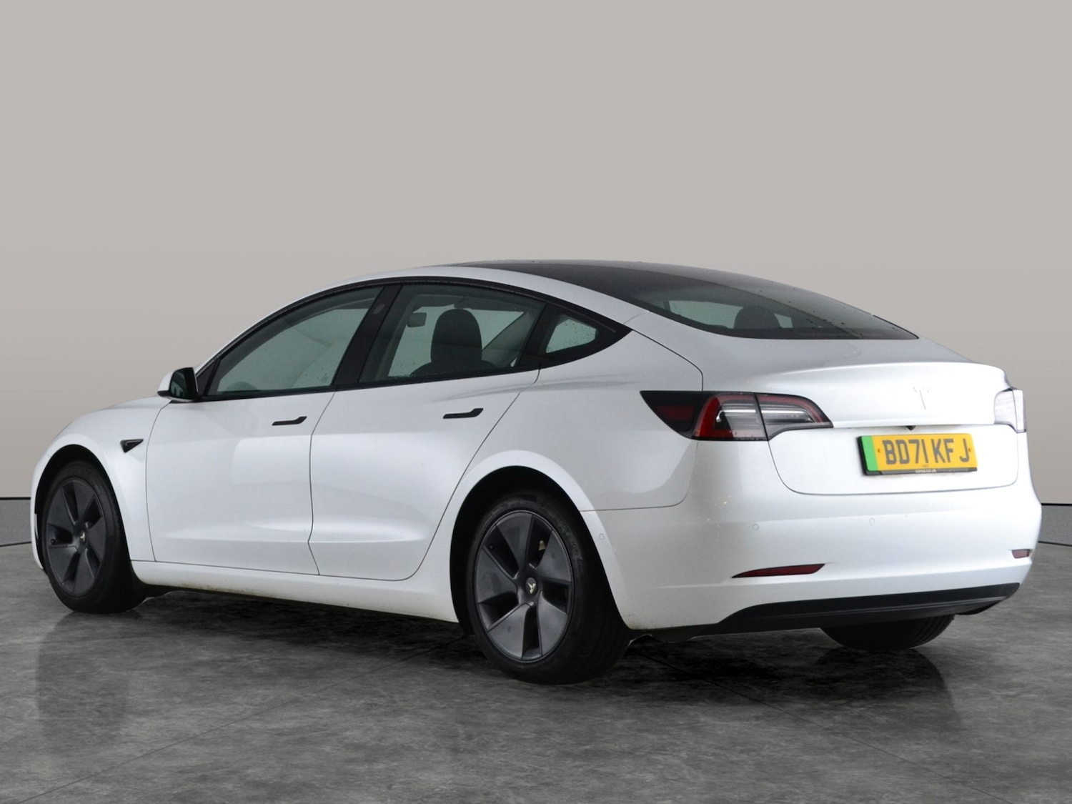 Used Tesla Model 3 2021 for sale - 76879196: Photo 10